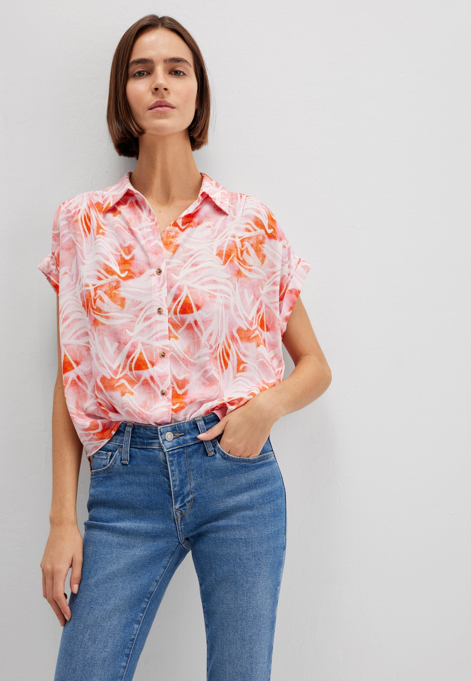 Short Sleeve Shirt in Water Leaf Print Hemden Mavi