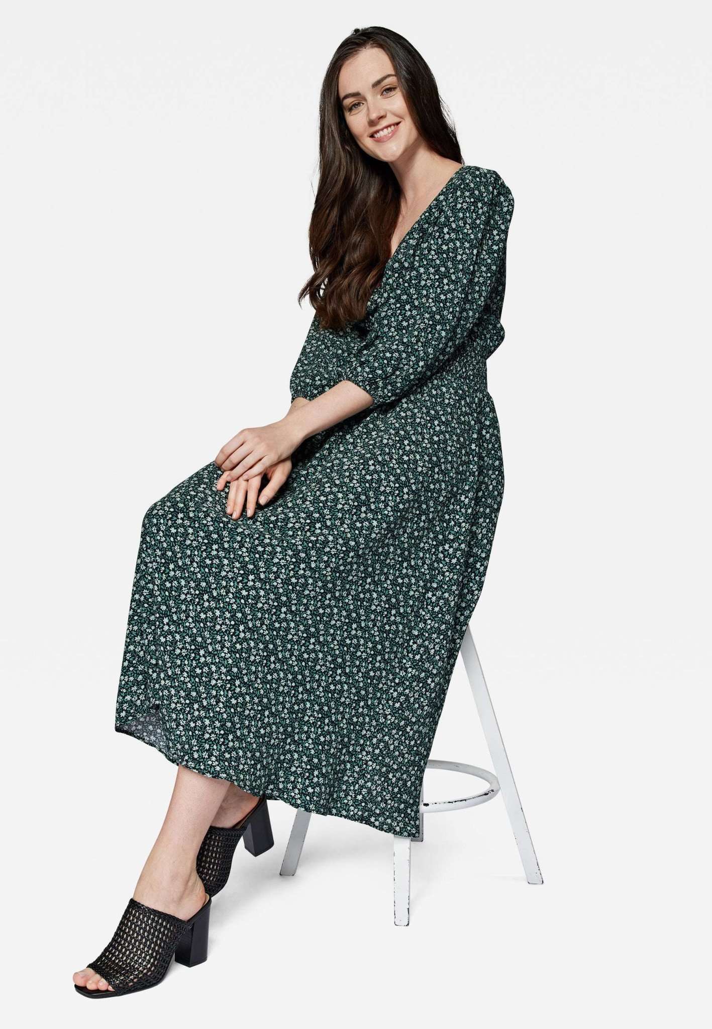 Printed Dress in Black Petal Print Kleider Mavi