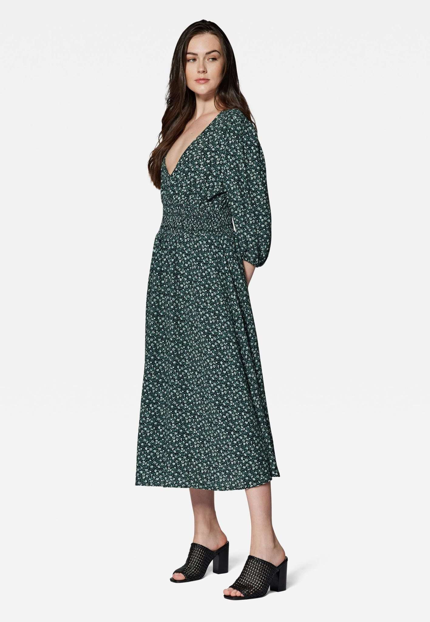 Printed Dress in Black Petal Print Kleider Mavi