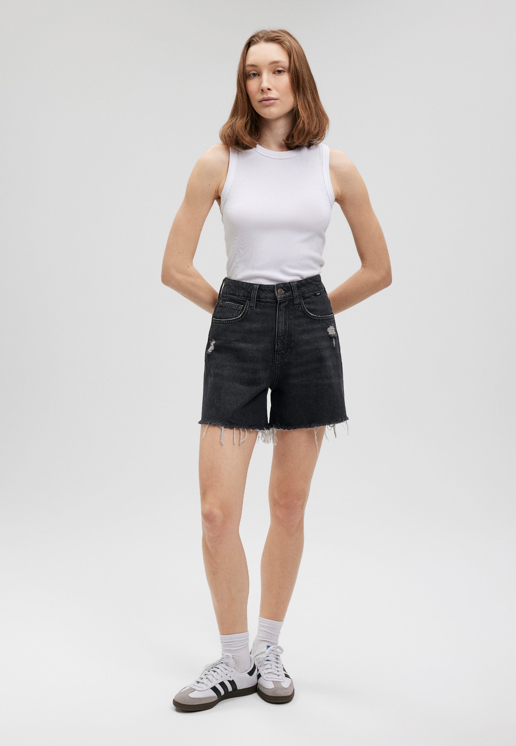 Millie in Smoke 90S Jeansshorts Mavi