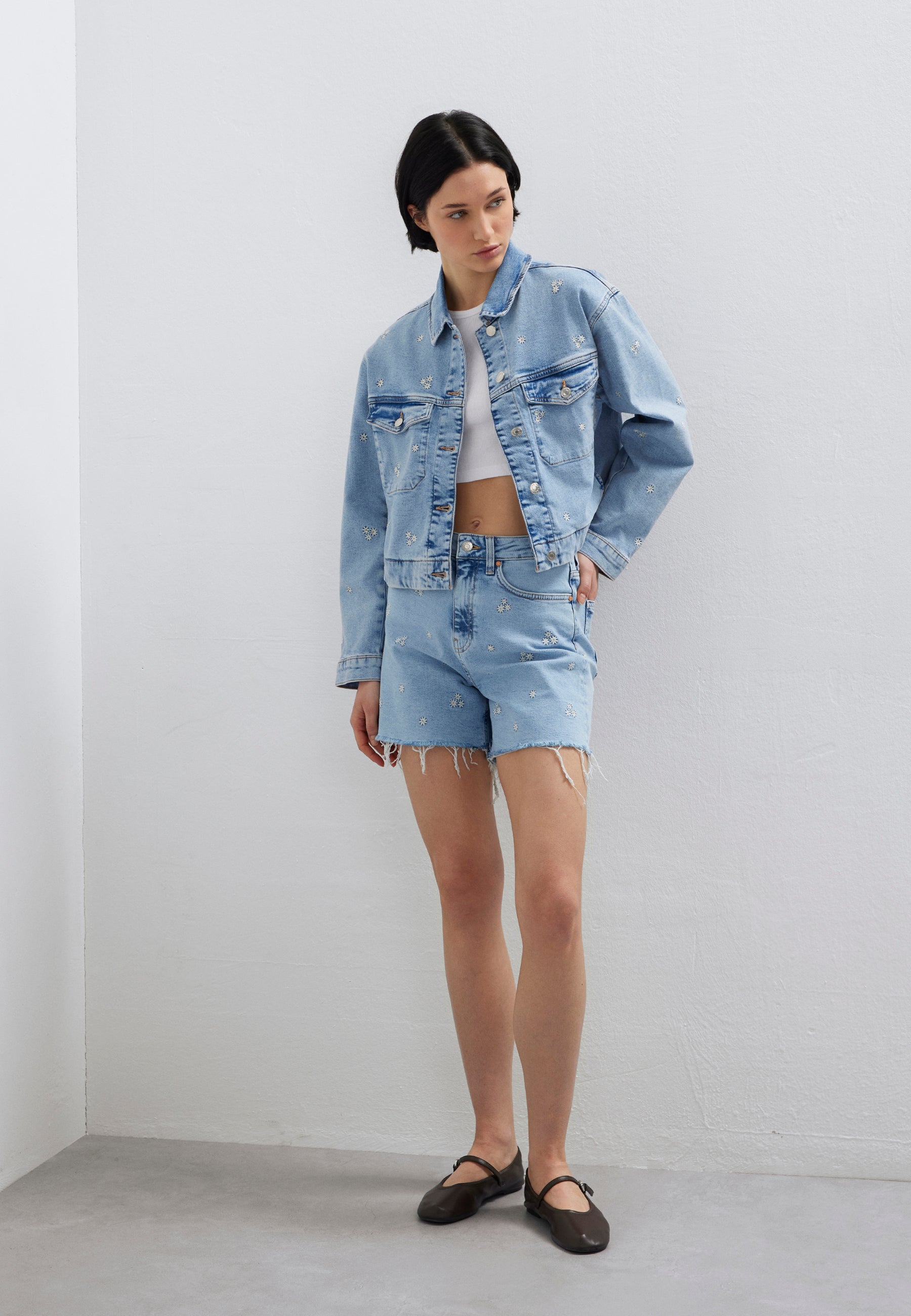 Millie in Lt Blue Denim Jeansshorts Mavi