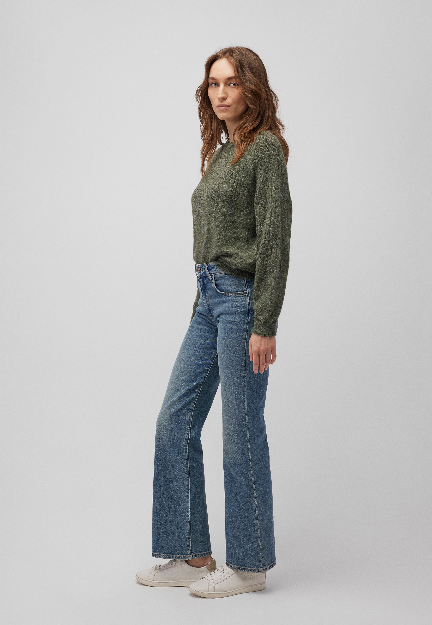 Crew Neck Sweater in Beetle Pullover Mavi
