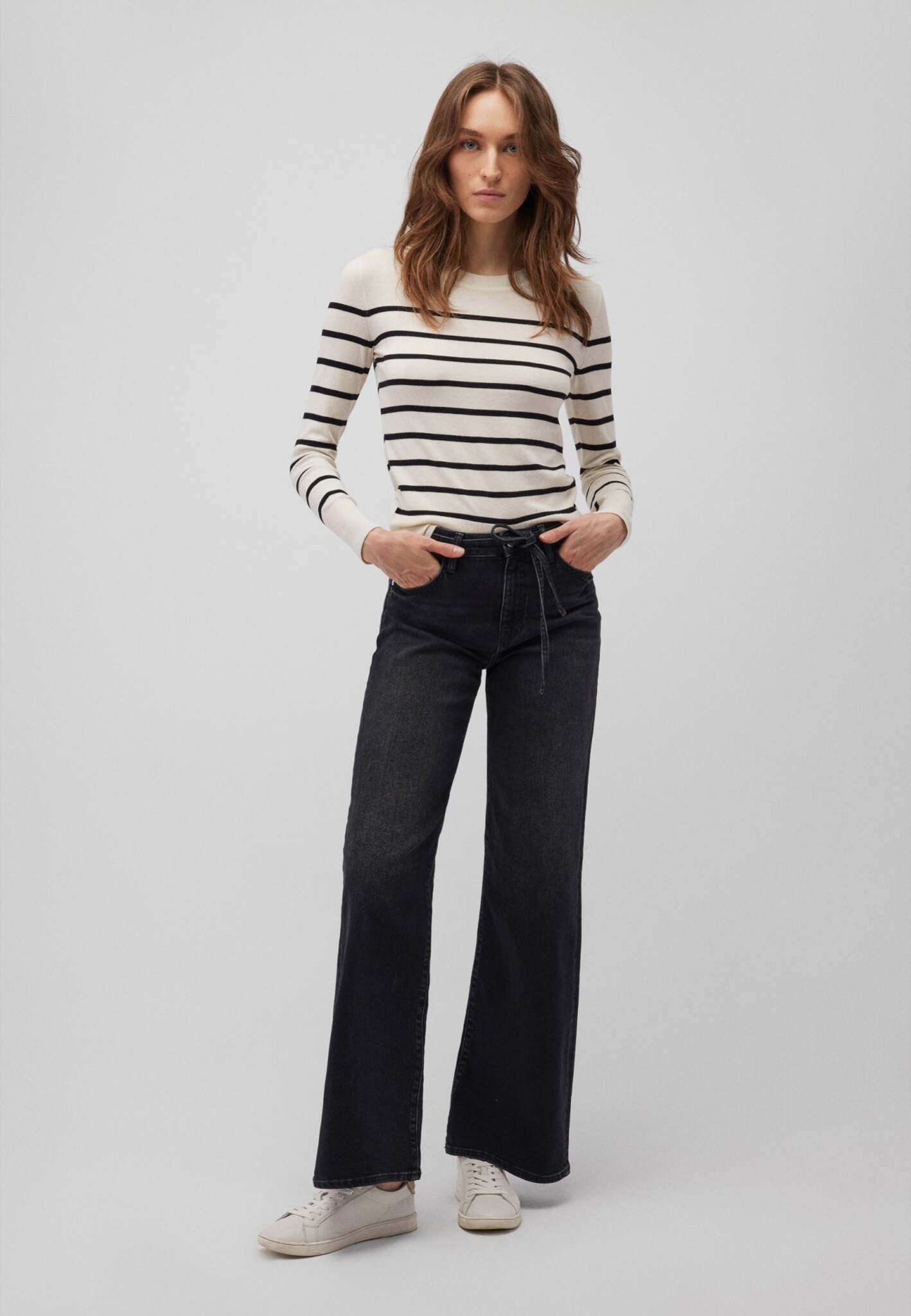 Crew Neck Sweater in Black Stripe Pullover Mavi