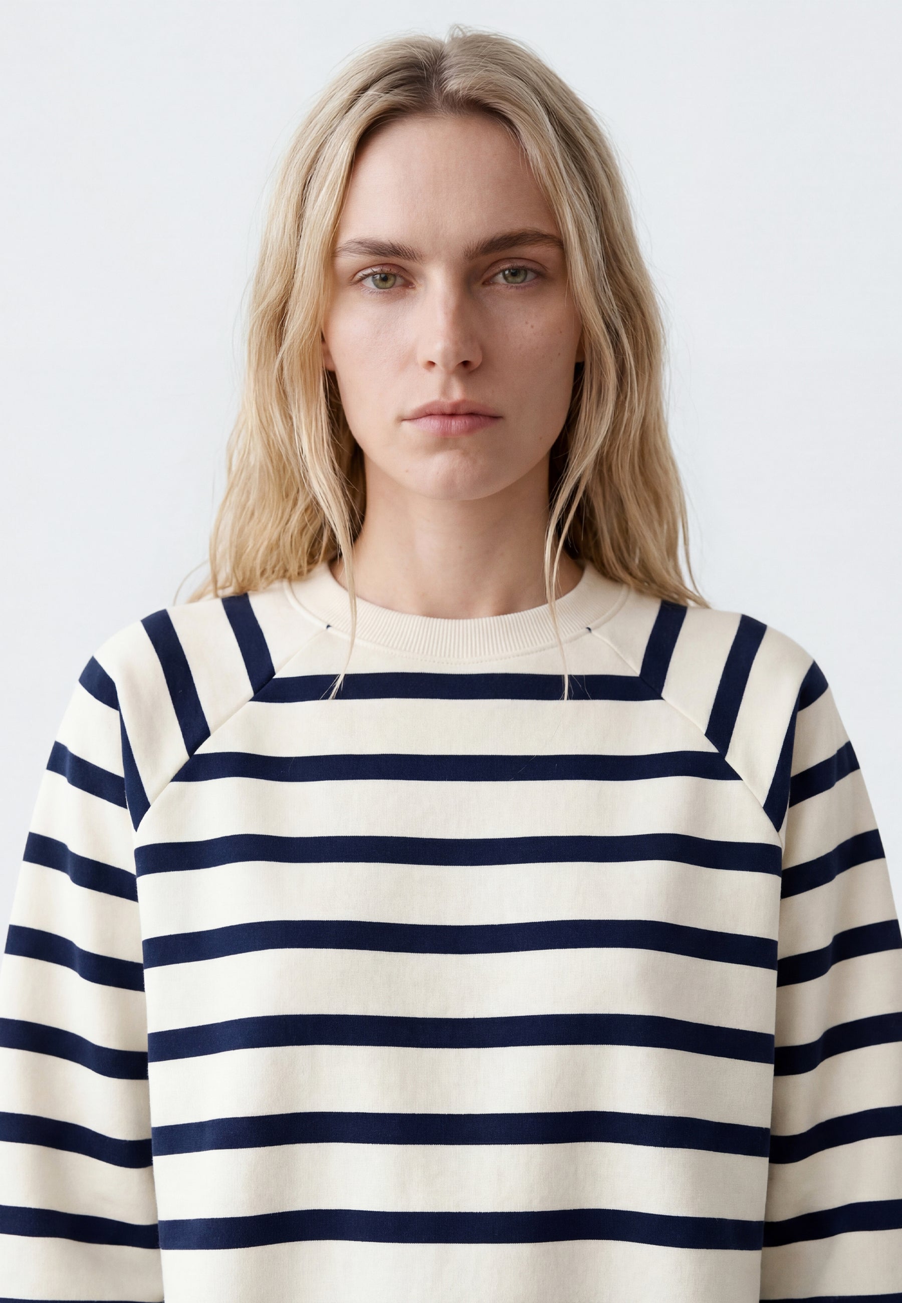 Crew Neck Sweatshirt in Black Iris Sweatshirts Mavi