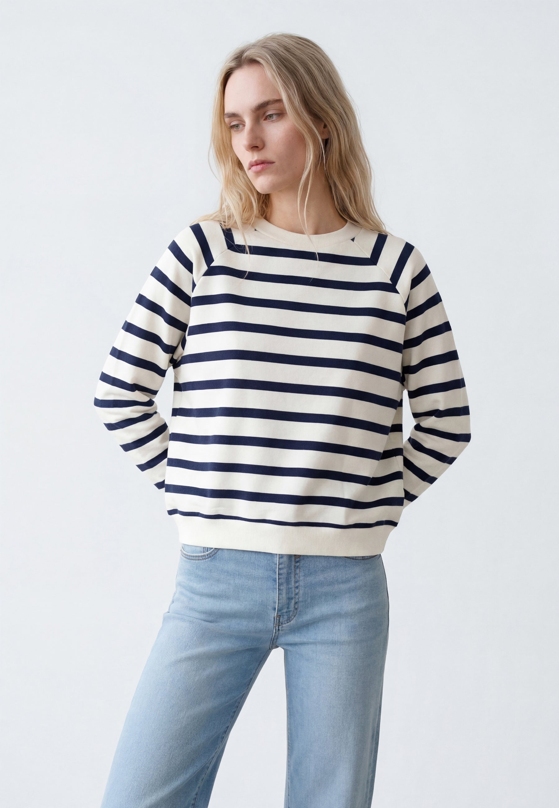 Crew Neck Sweatshirt in Black Iris Sweatshirts Mavi