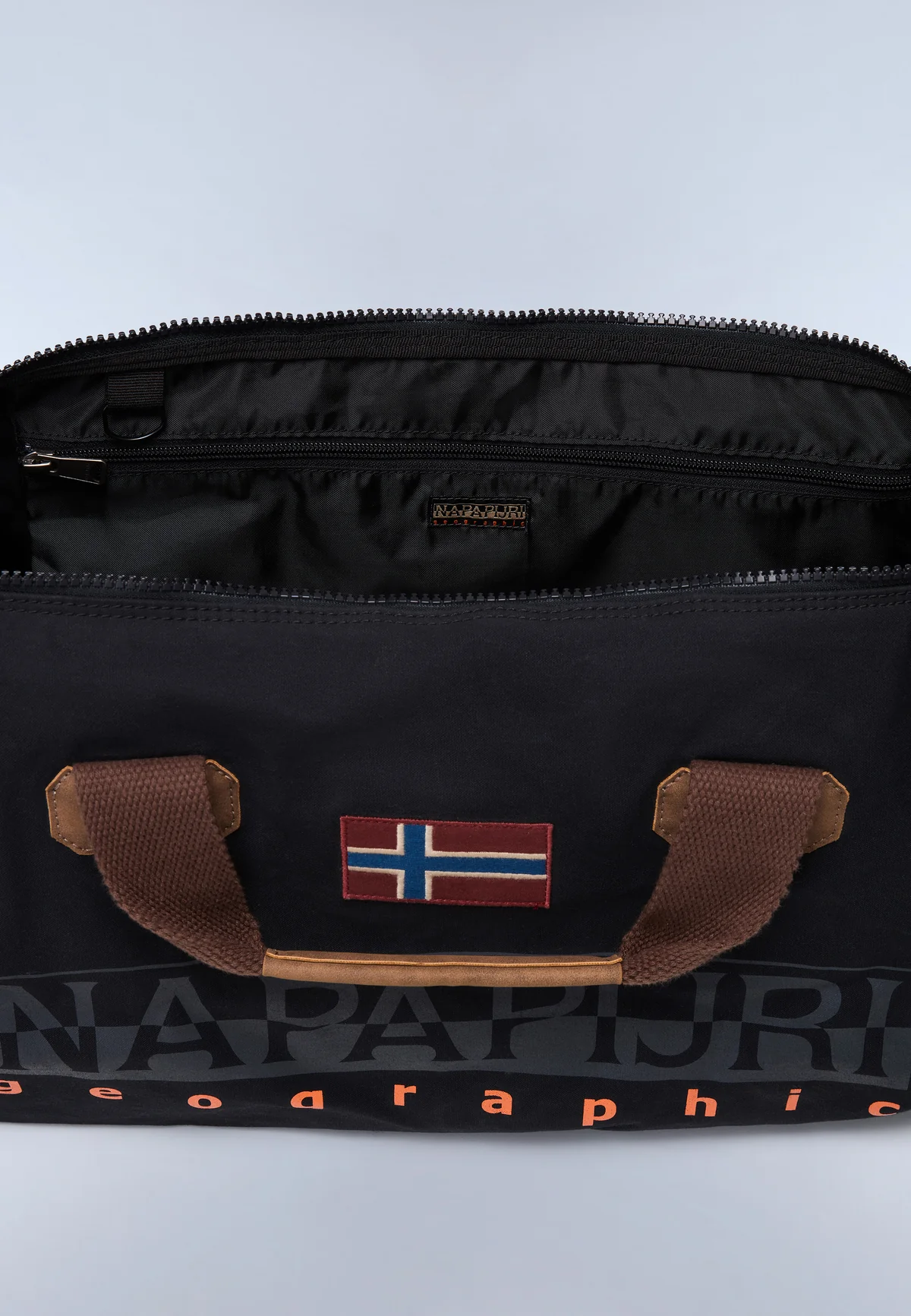 Duffle-Bag BERING 3 - 48L in Black Taschen Napapijri