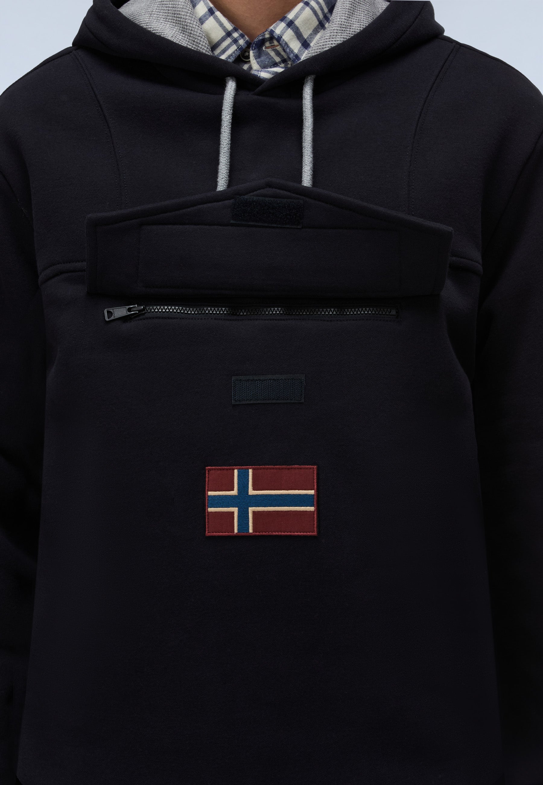 Kapuzenpullover BURGEE WINT 4 in Black Beauty Kapuzenpullover Napapijri