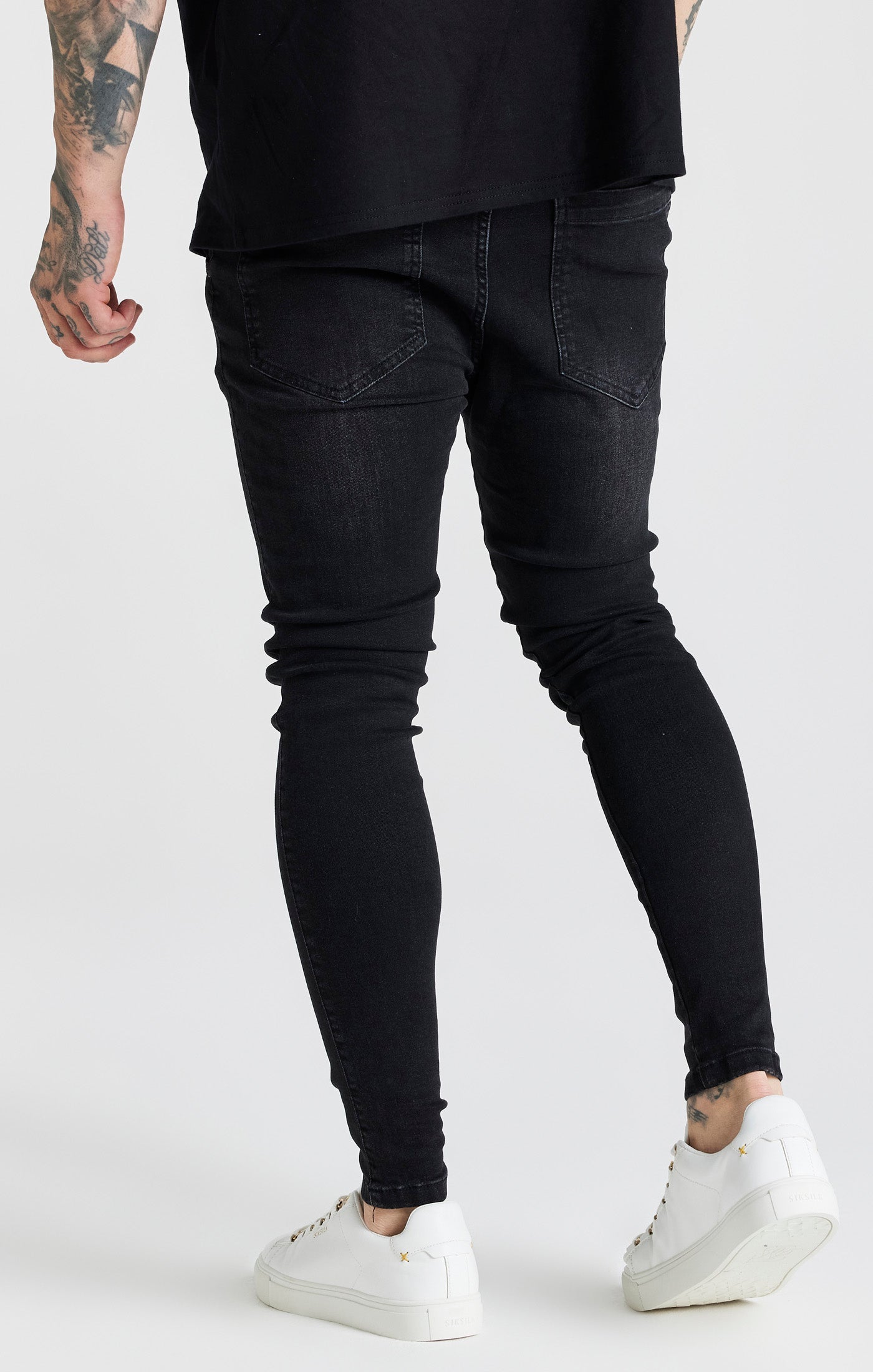 Essential Skinny Jean in Black Jeans SikSilk