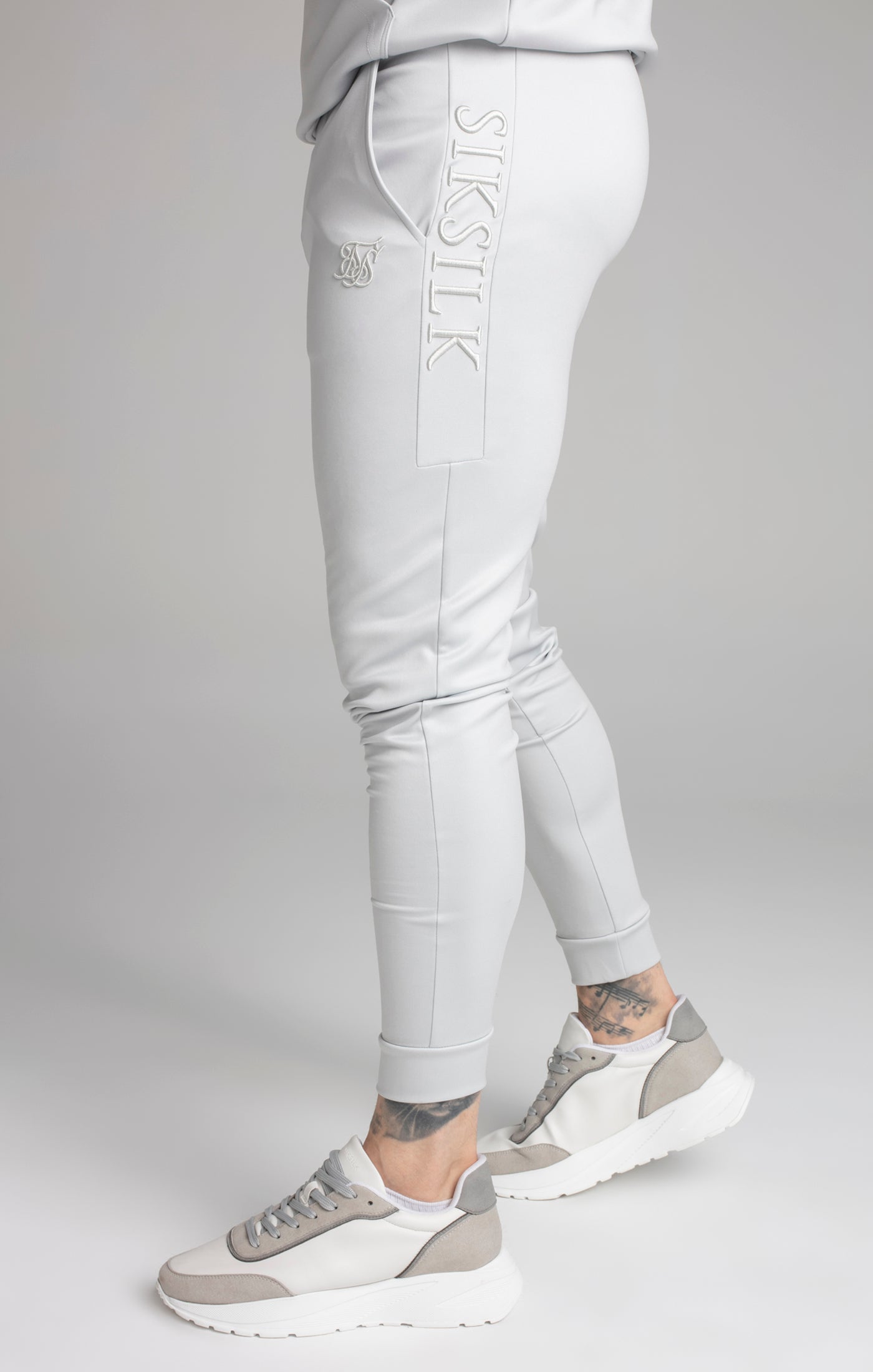 Embroidered Panel Cuffed Pant in Grey Hosen SikSilk