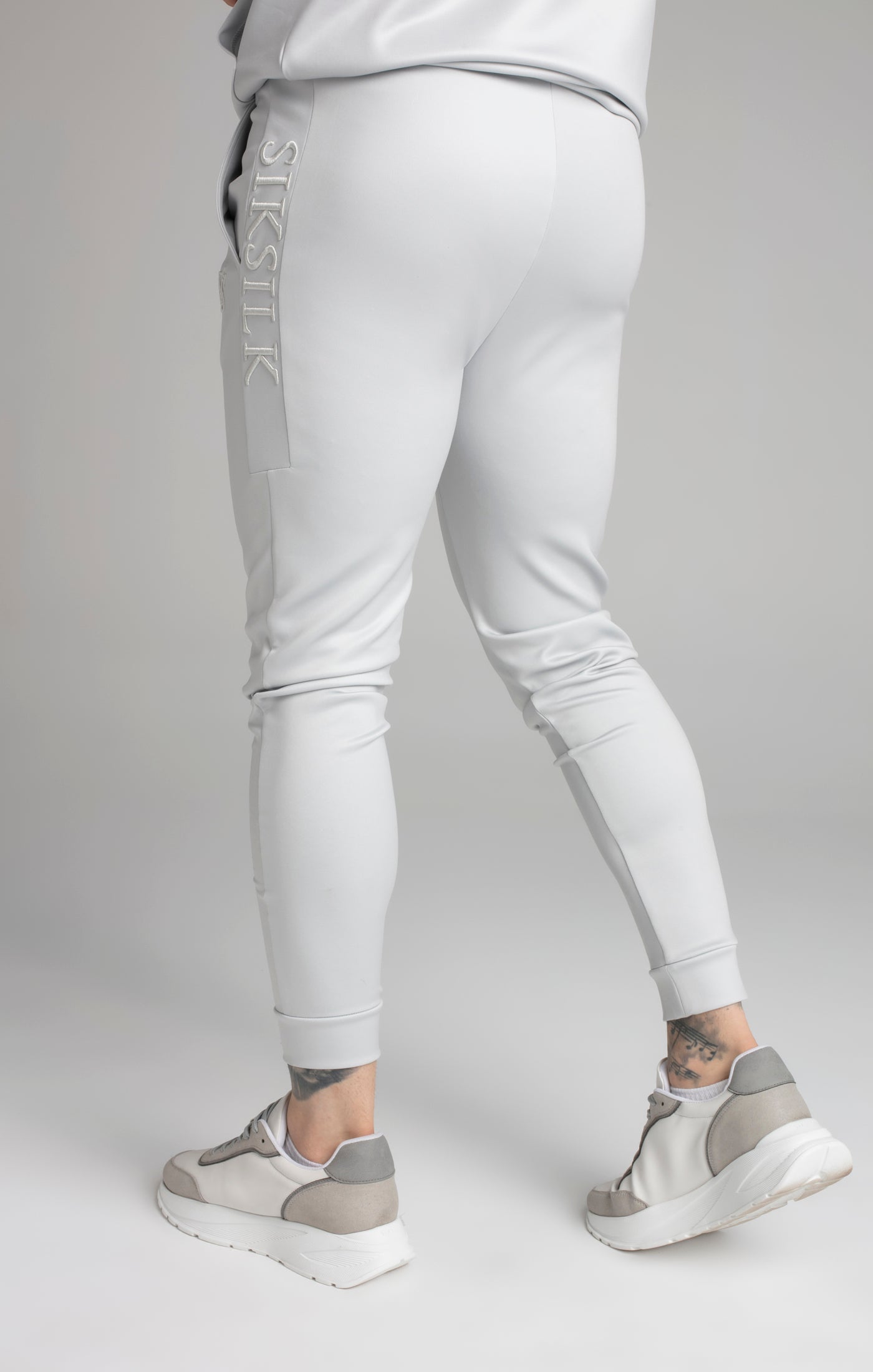 Embroidered Panel Cuffed Pant in Grey Hosen SikSilk