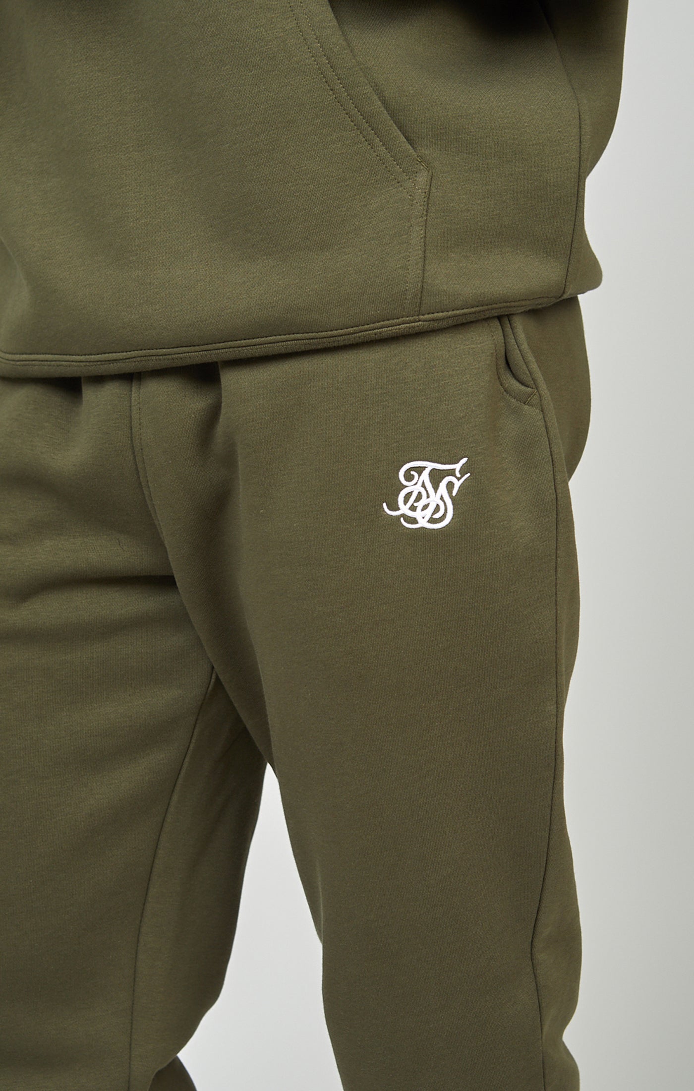 Essential Cuffed Jogger in Khaki Hosen SikSilk   