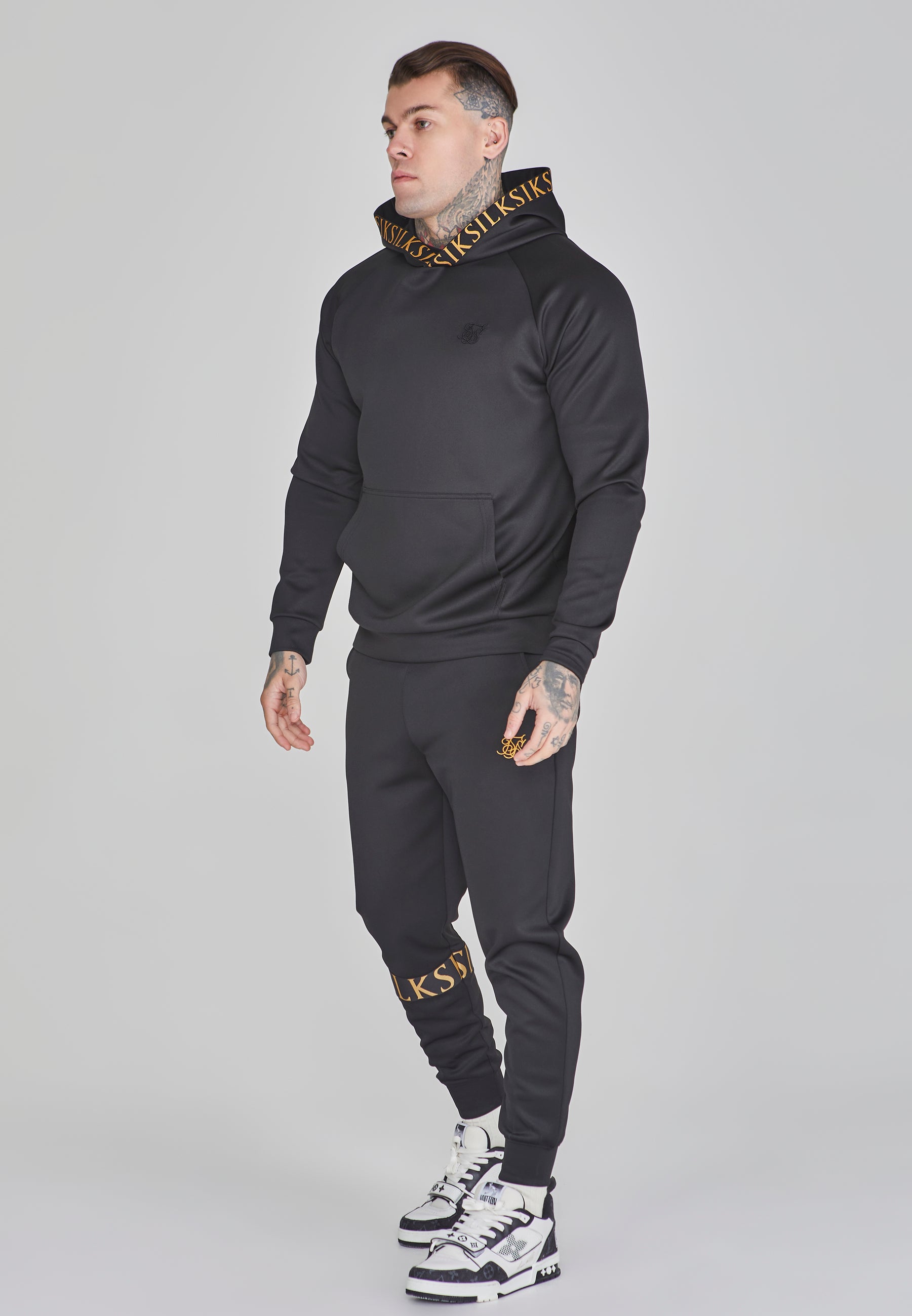 Dynamic Joggers in Black Hosen SikSilk