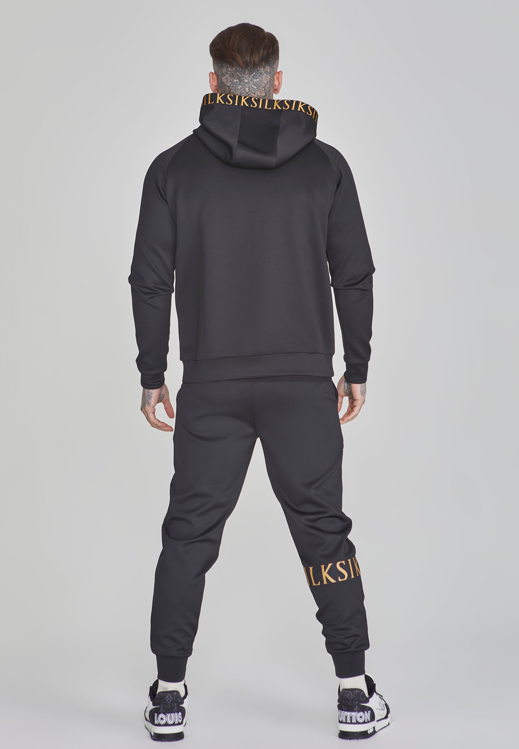 Dynamic Joggers in Black Hosen SikSilk