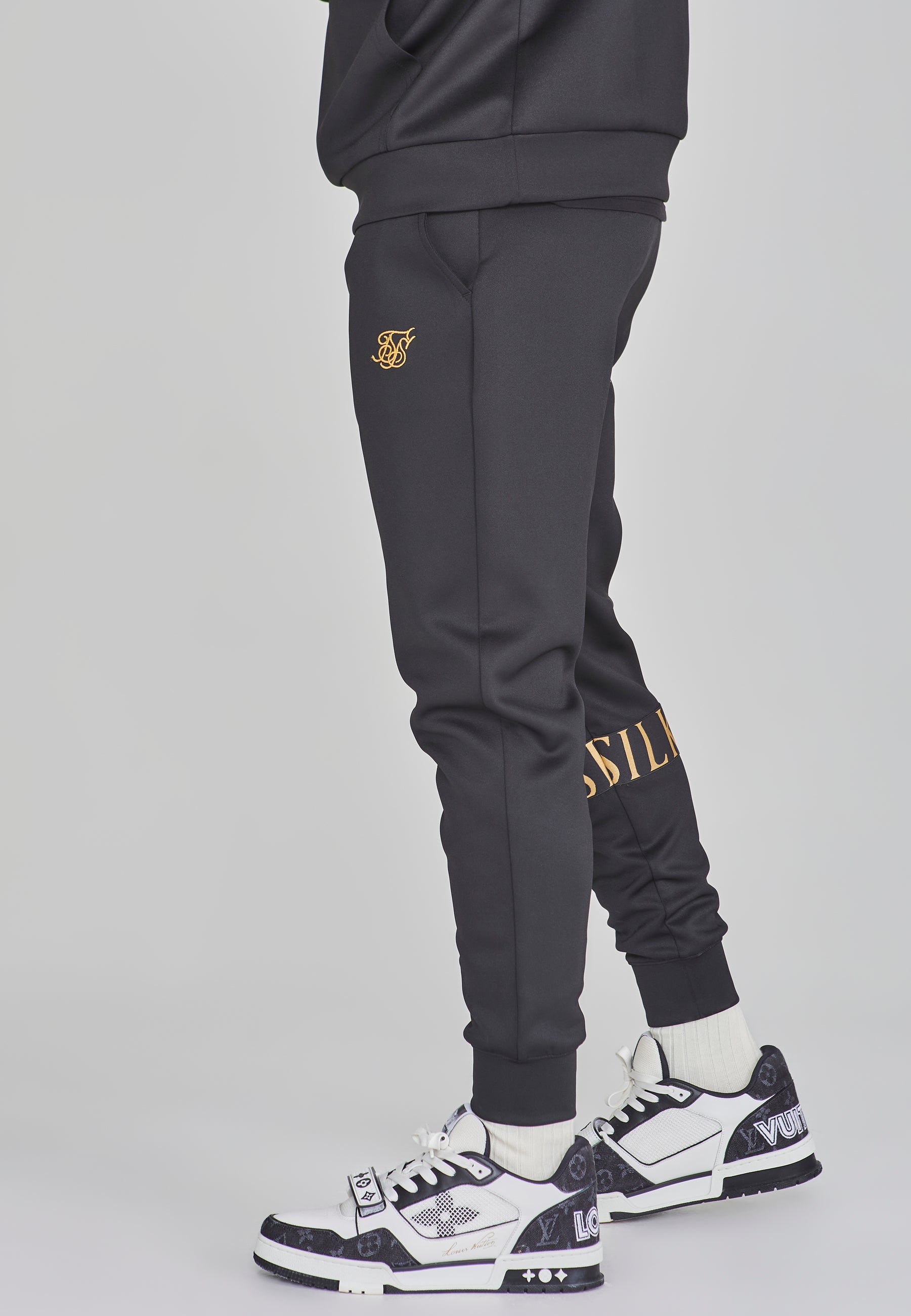 Dynamic Joggers in Black Hosen SikSilk