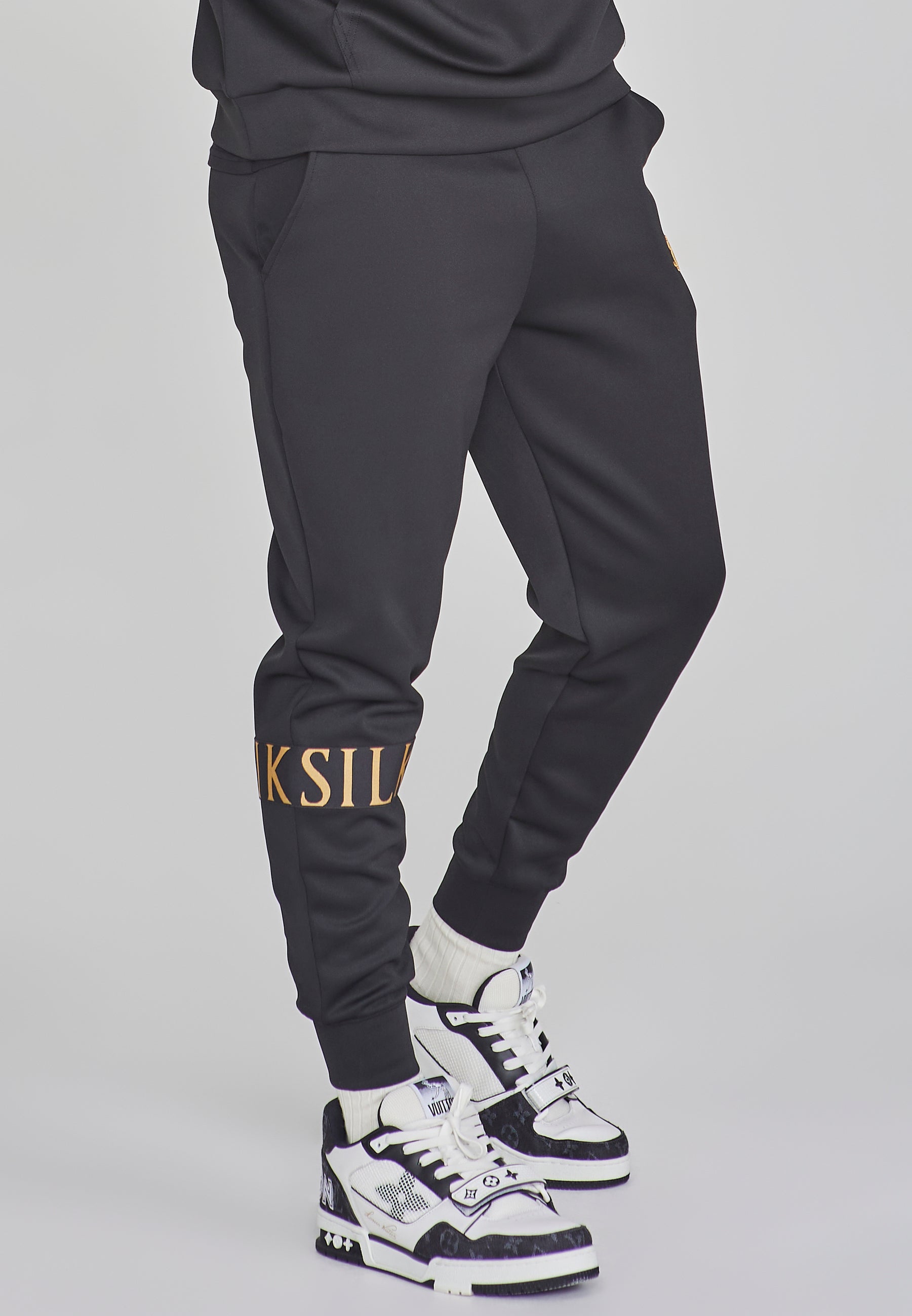 Dynamic Joggers in Black Hosen SikSilk