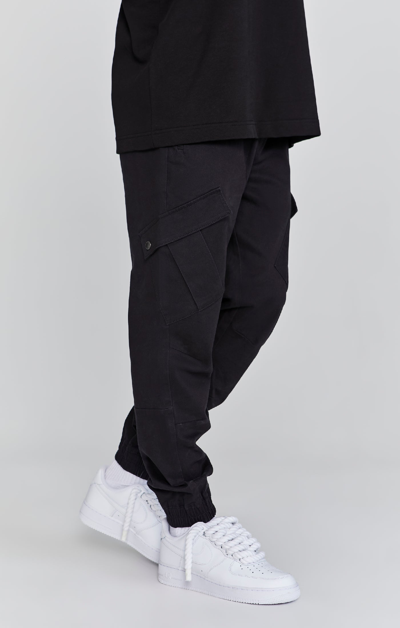 Cargo Pants in Black Hosen SikSilk