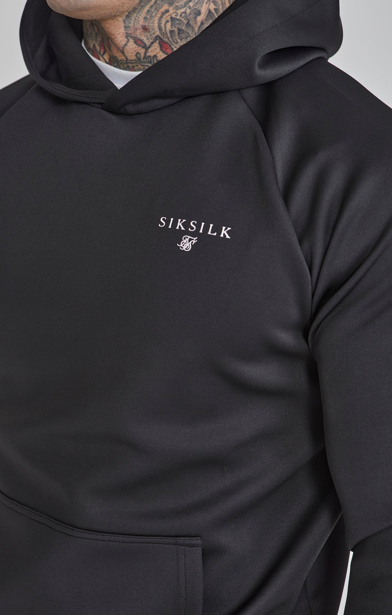 Essentials Poly Hoodie in Black Kapuzenpullover SikSilk