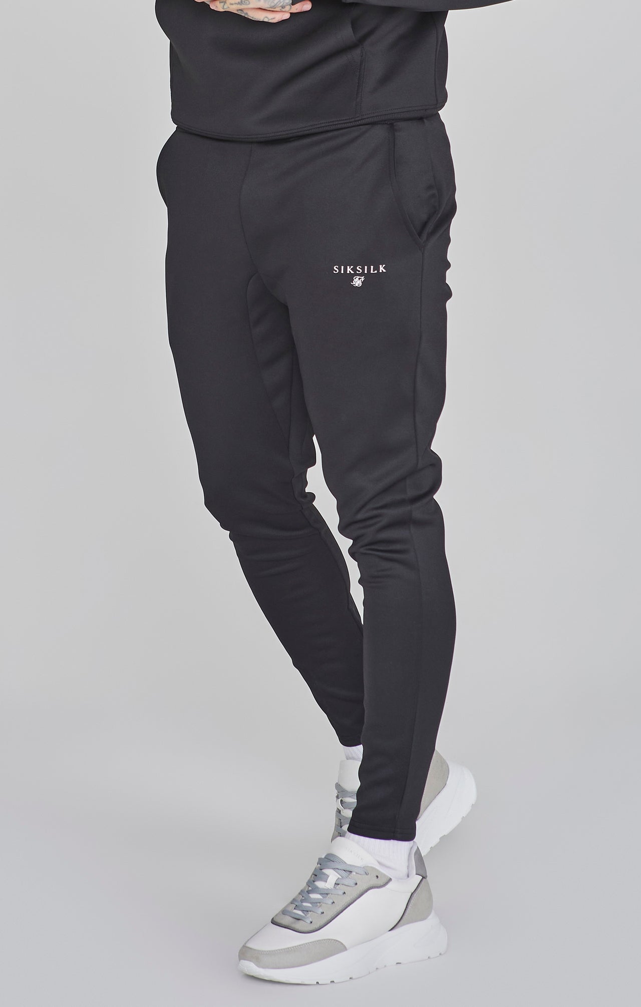 Essentials Poly Joggers in Black Hosen SikSilk