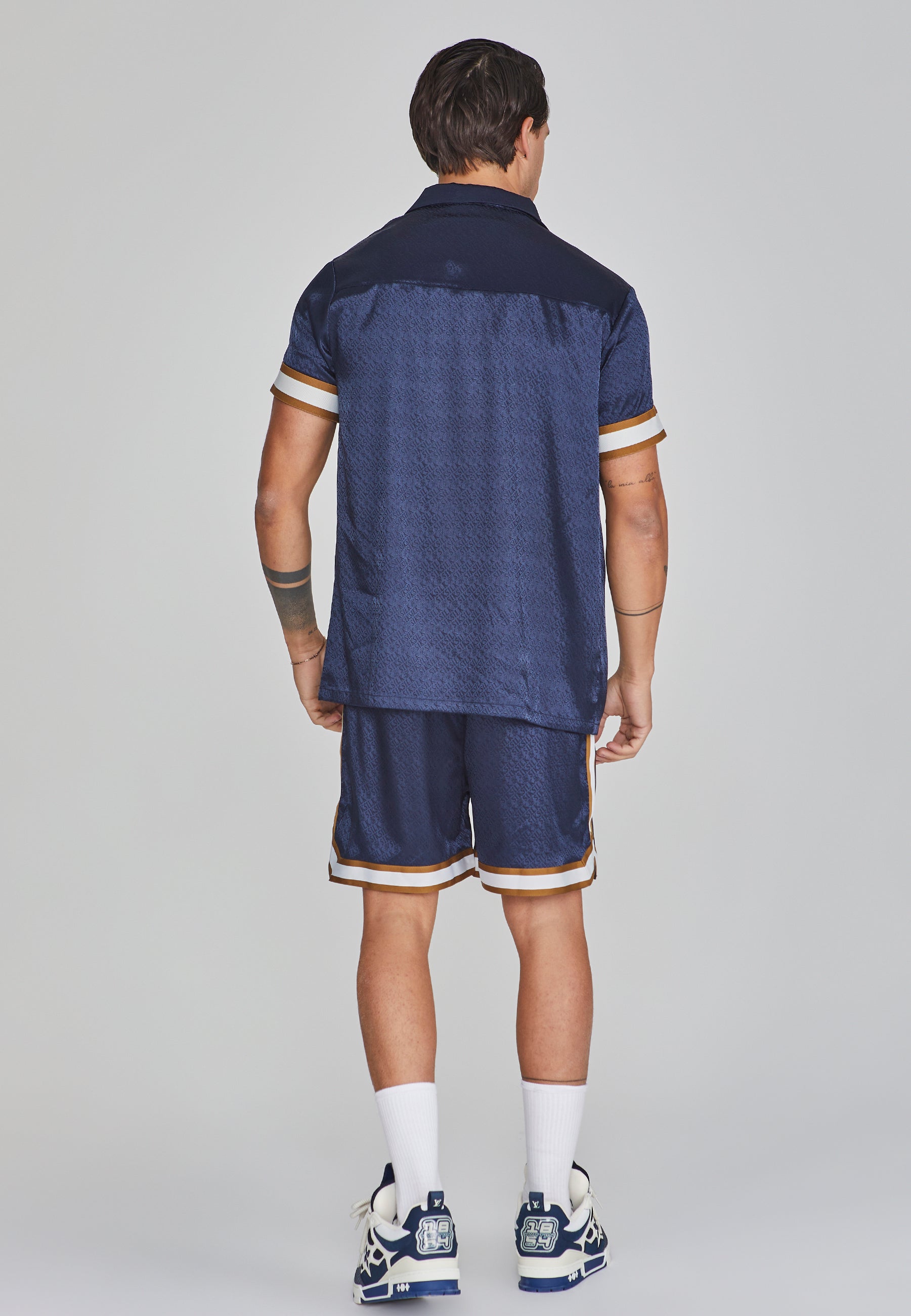 Resort Shorts in Navy Shorts SikSilk