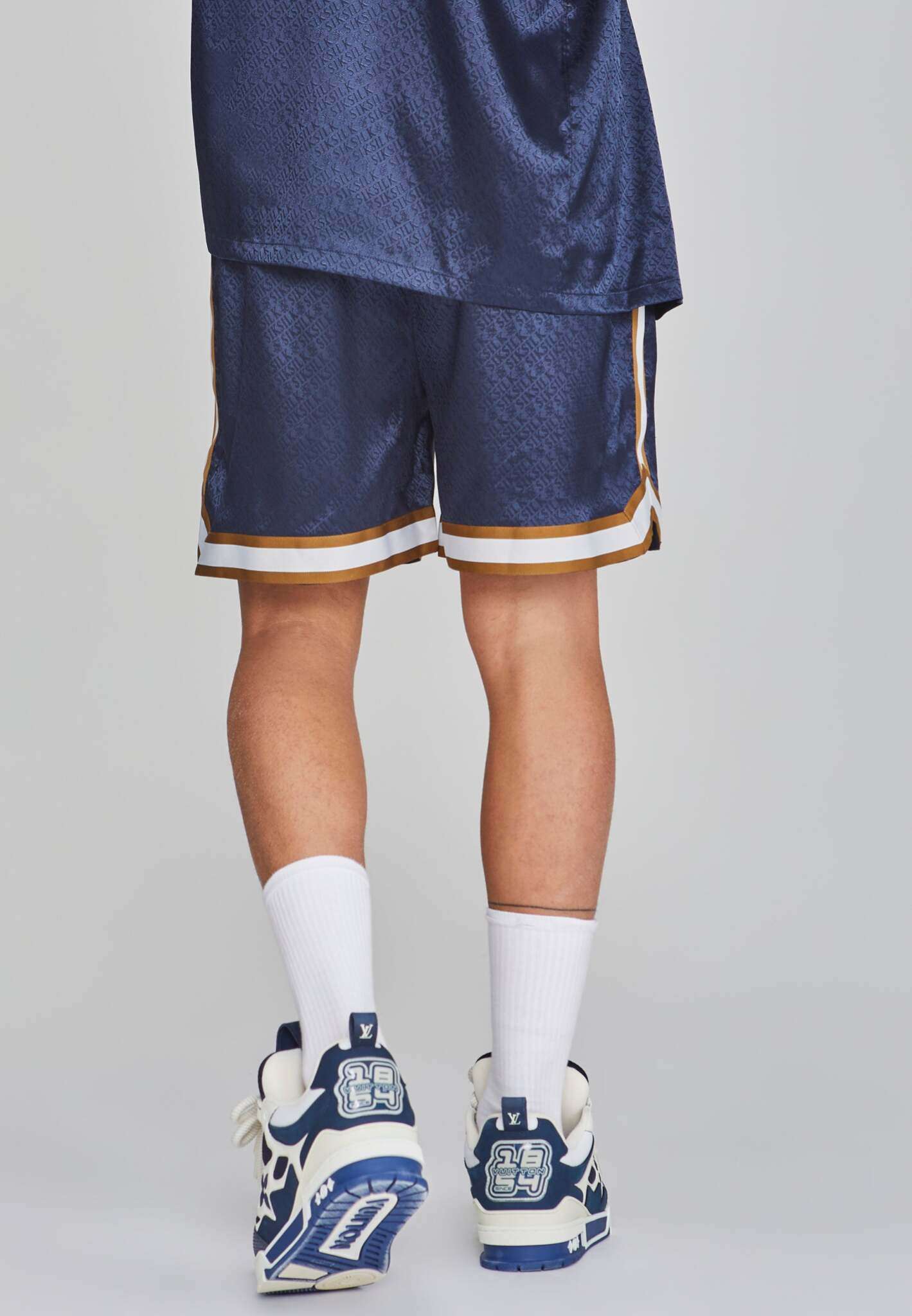 Resort Shorts in Navy Shorts SikSilk