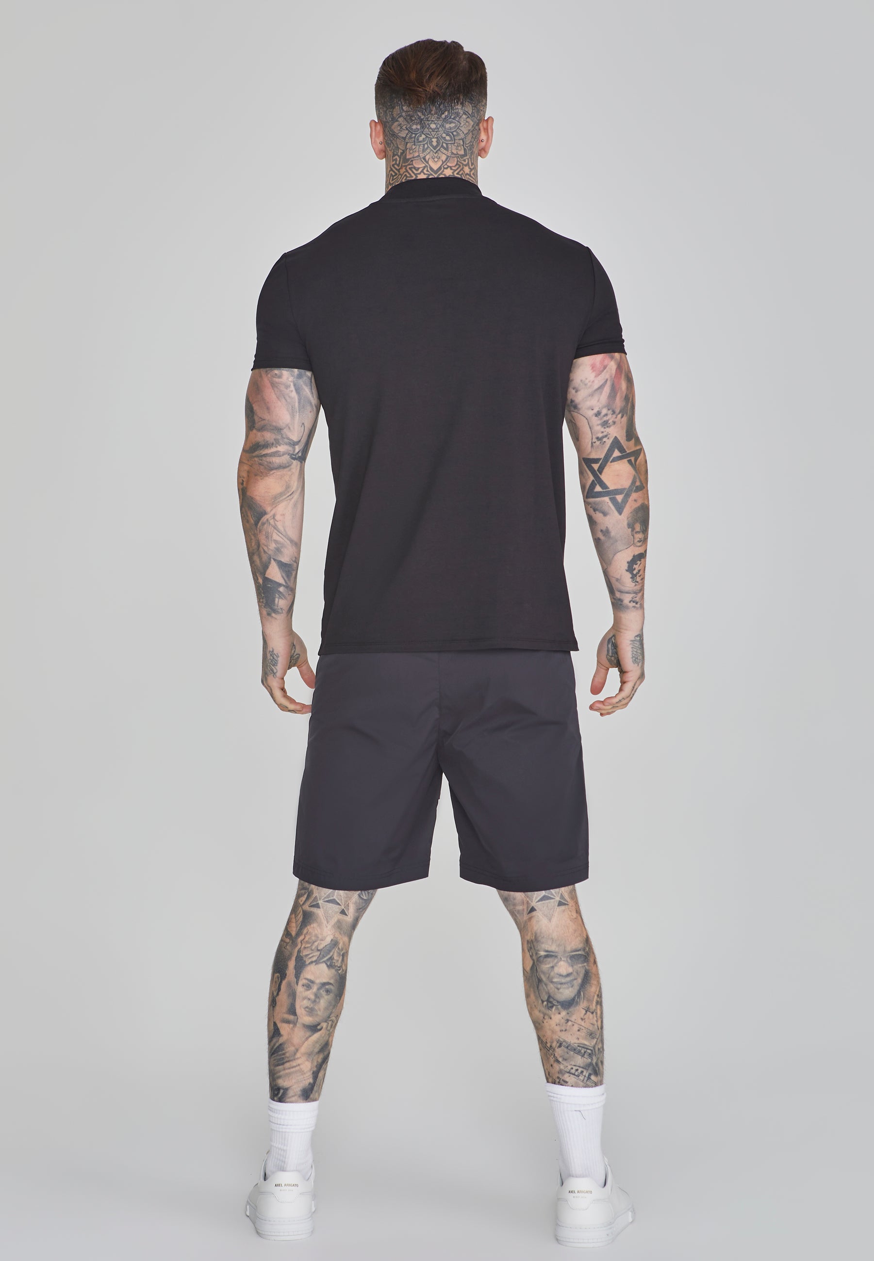 Muscle Fit T-Shirt in Black T-Shirts SikSilk