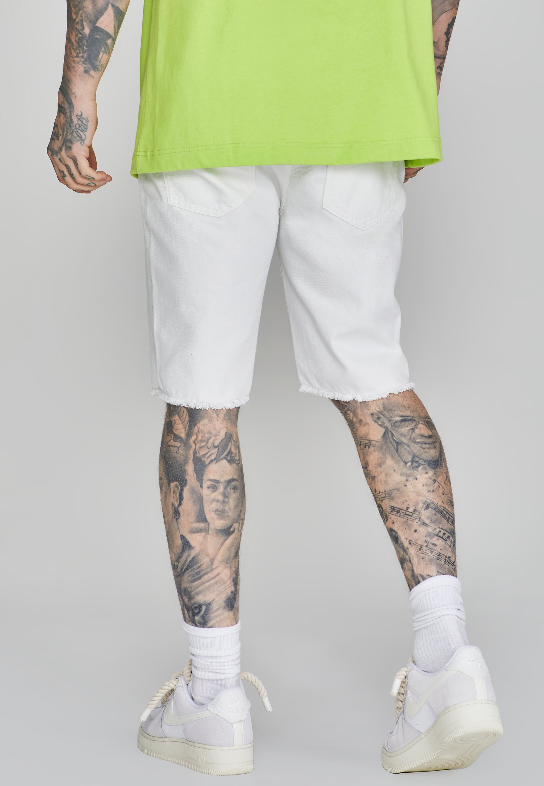Denim Shorts in White Jeansshorts SikSilk
