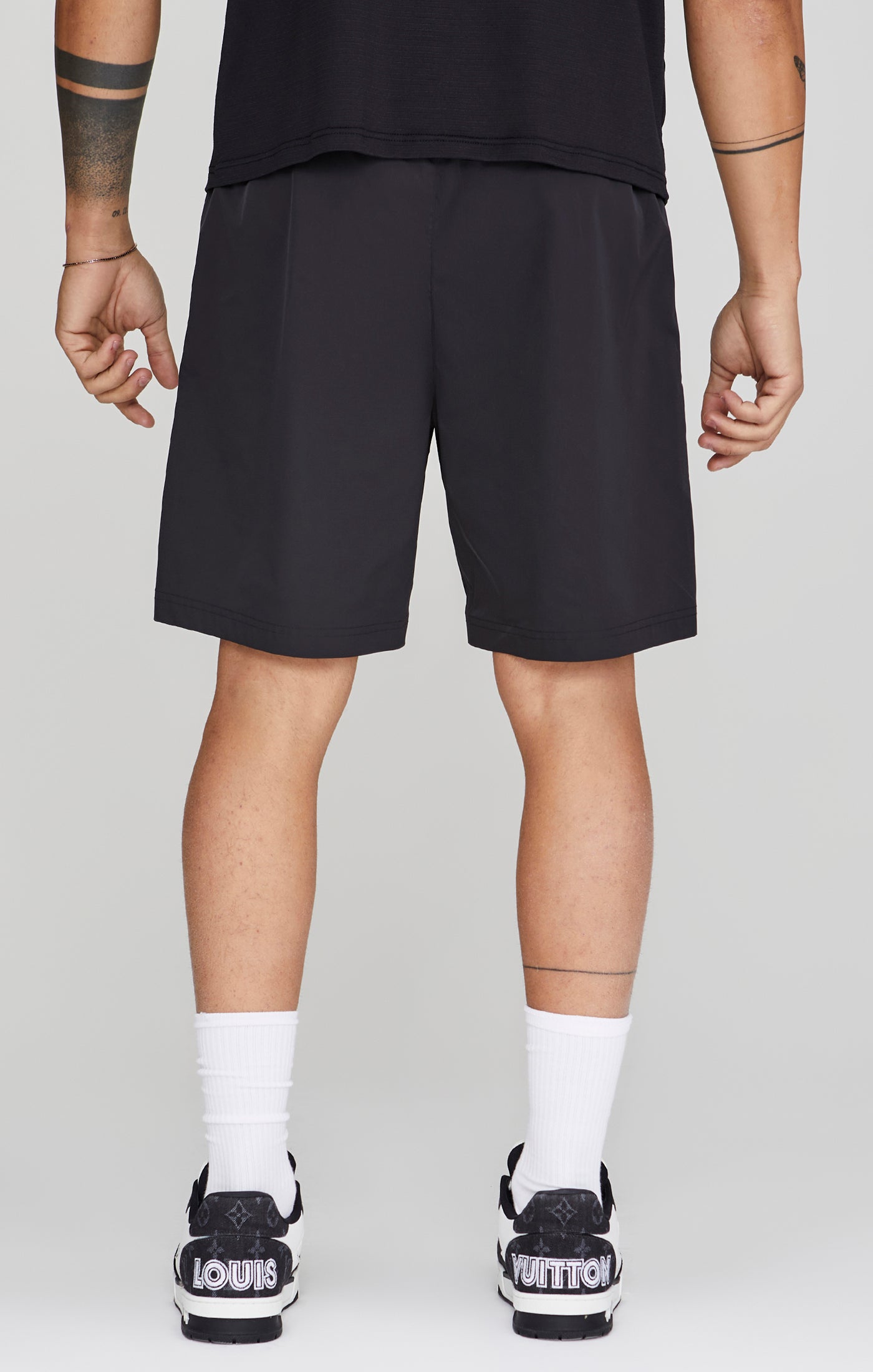 Cargo Shorts in Black Shorts SikSilk