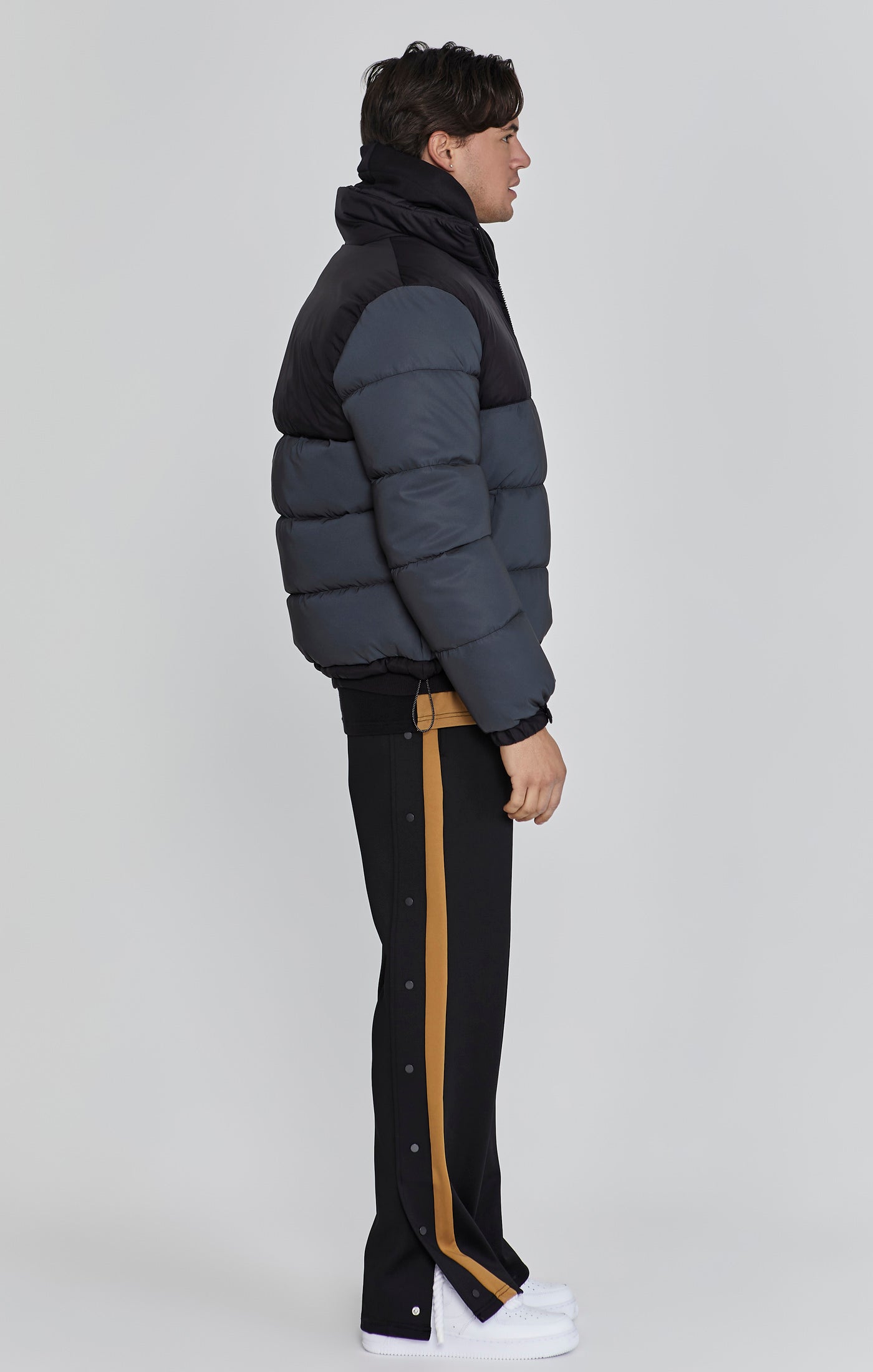 Puffer Jacket in Black Jacken SikSilk