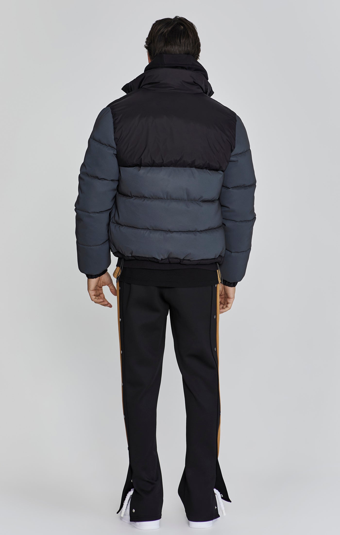 Puffer Jacket in Black Jacken SikSilk