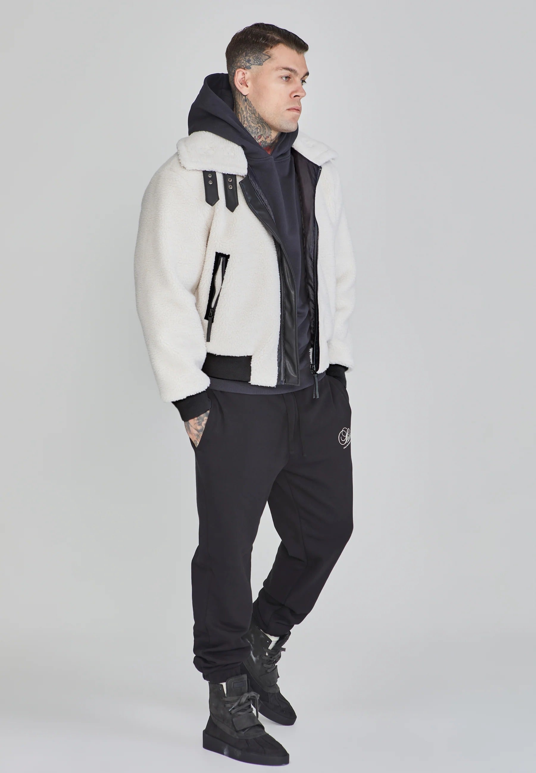Bomber Jacket in Ecru Jacken SikSilk