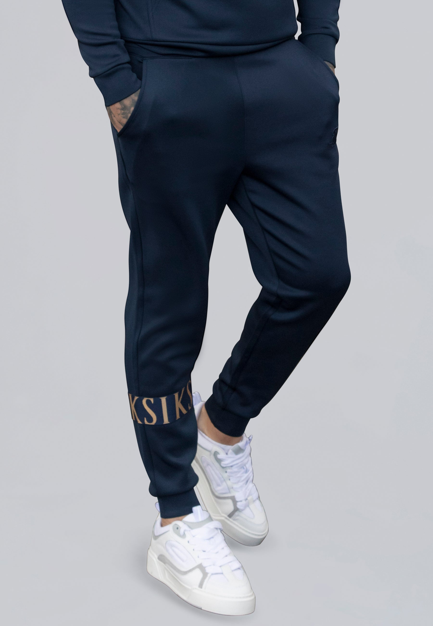 Dynamic Joggers in Navy Hosen SikSilk