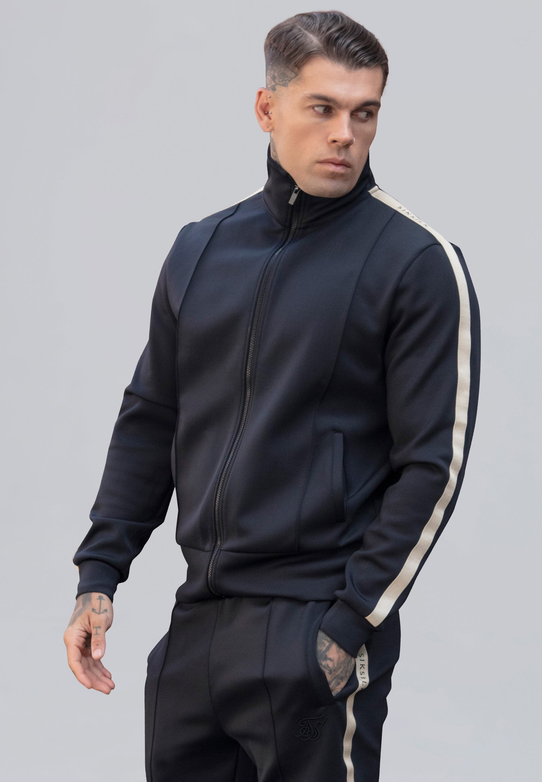 Track Top in Black Sweatjacken SikSilk