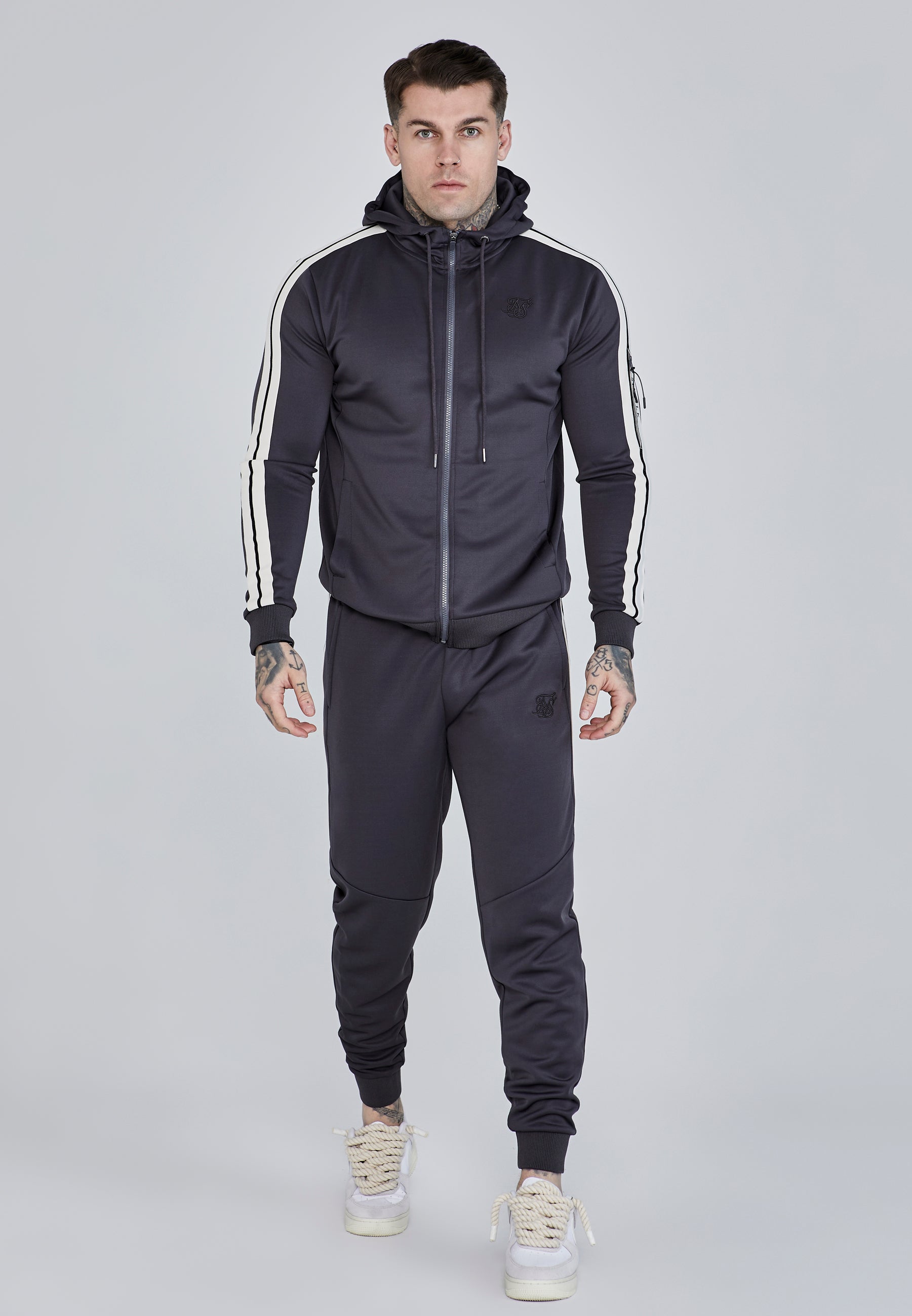 Relaxed Fit Joggers in Grey Hosen SikSilk