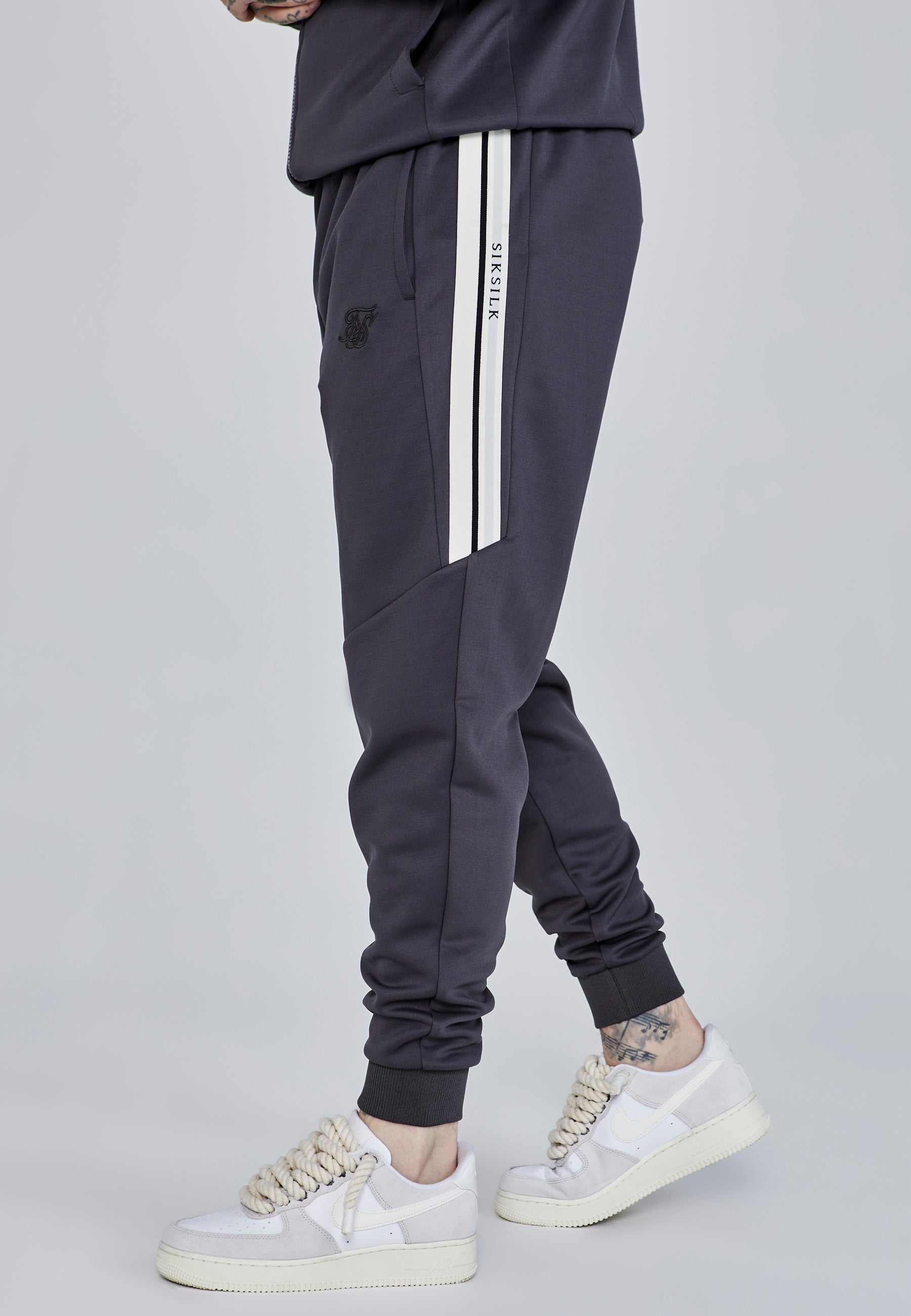 Relaxed Fit Joggers in Grey Hosen SikSilk