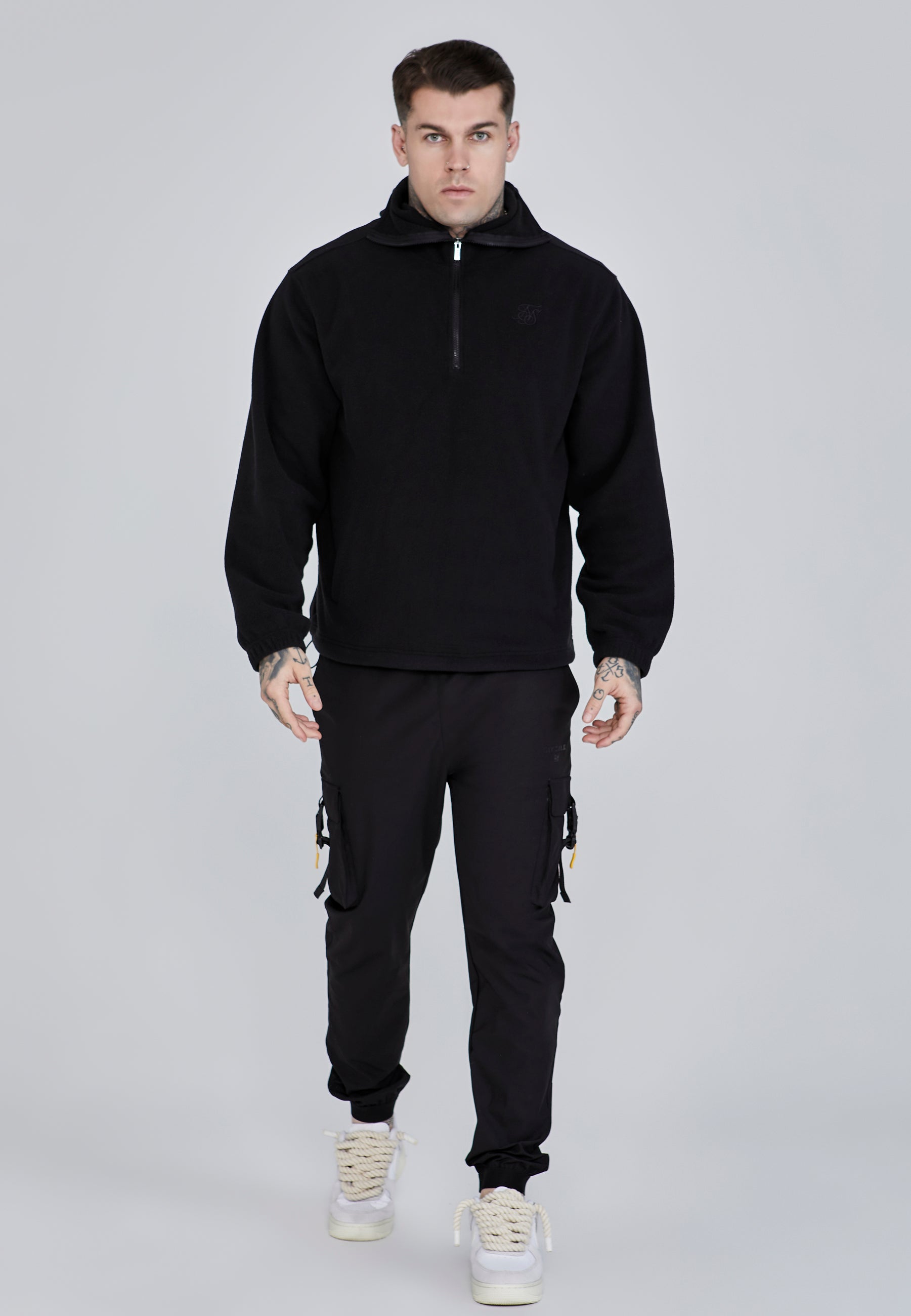 Cargo Pants in Black Hosen SikSilk