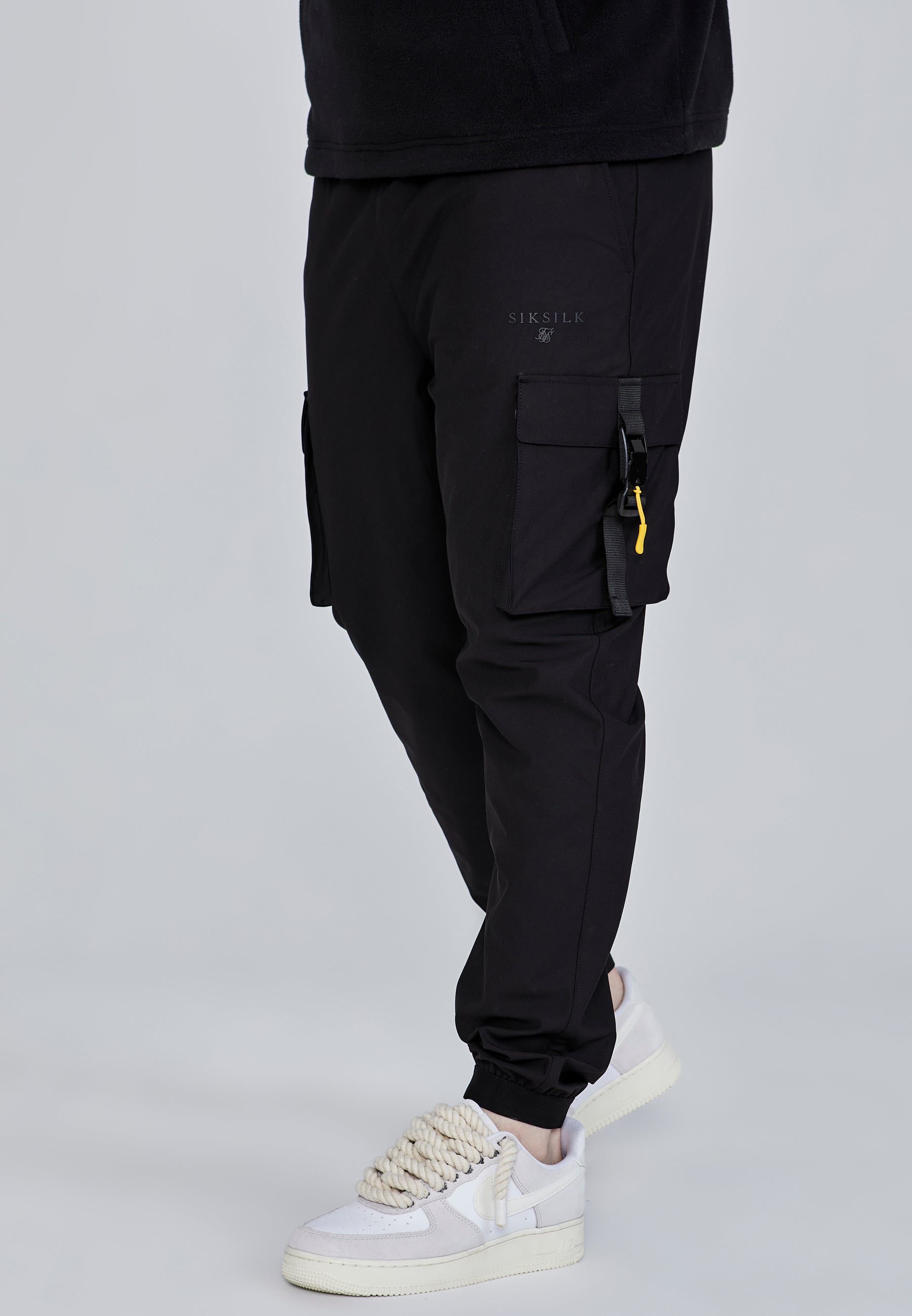 Cargo Pants in Black Hosen SikSilk