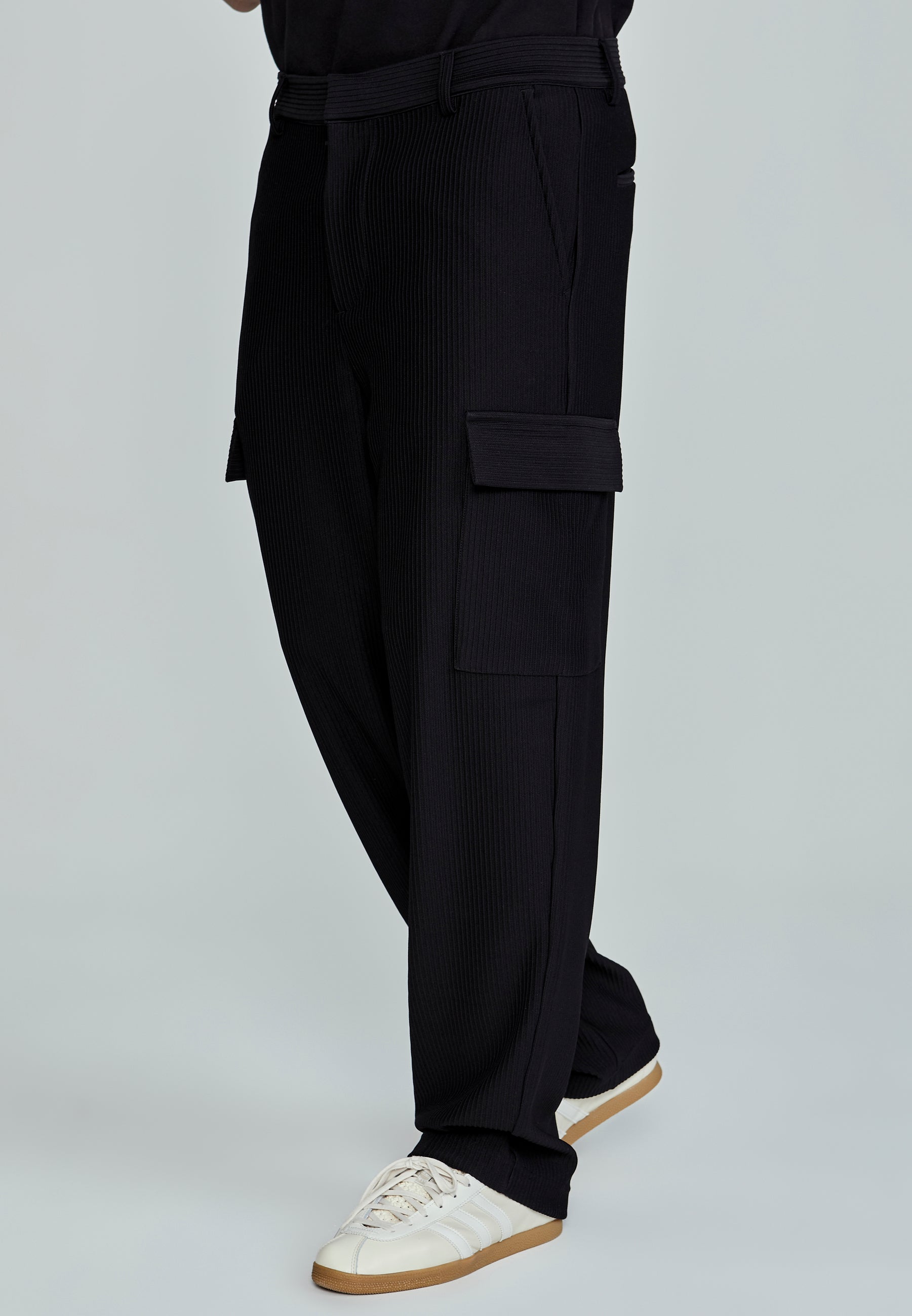 Cargo Pants in Black Hosen SikSilk