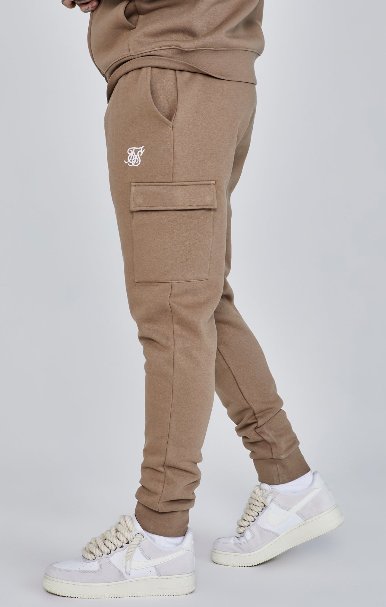 Essentials Cargo Joggers in Brown Hosen SikSilk