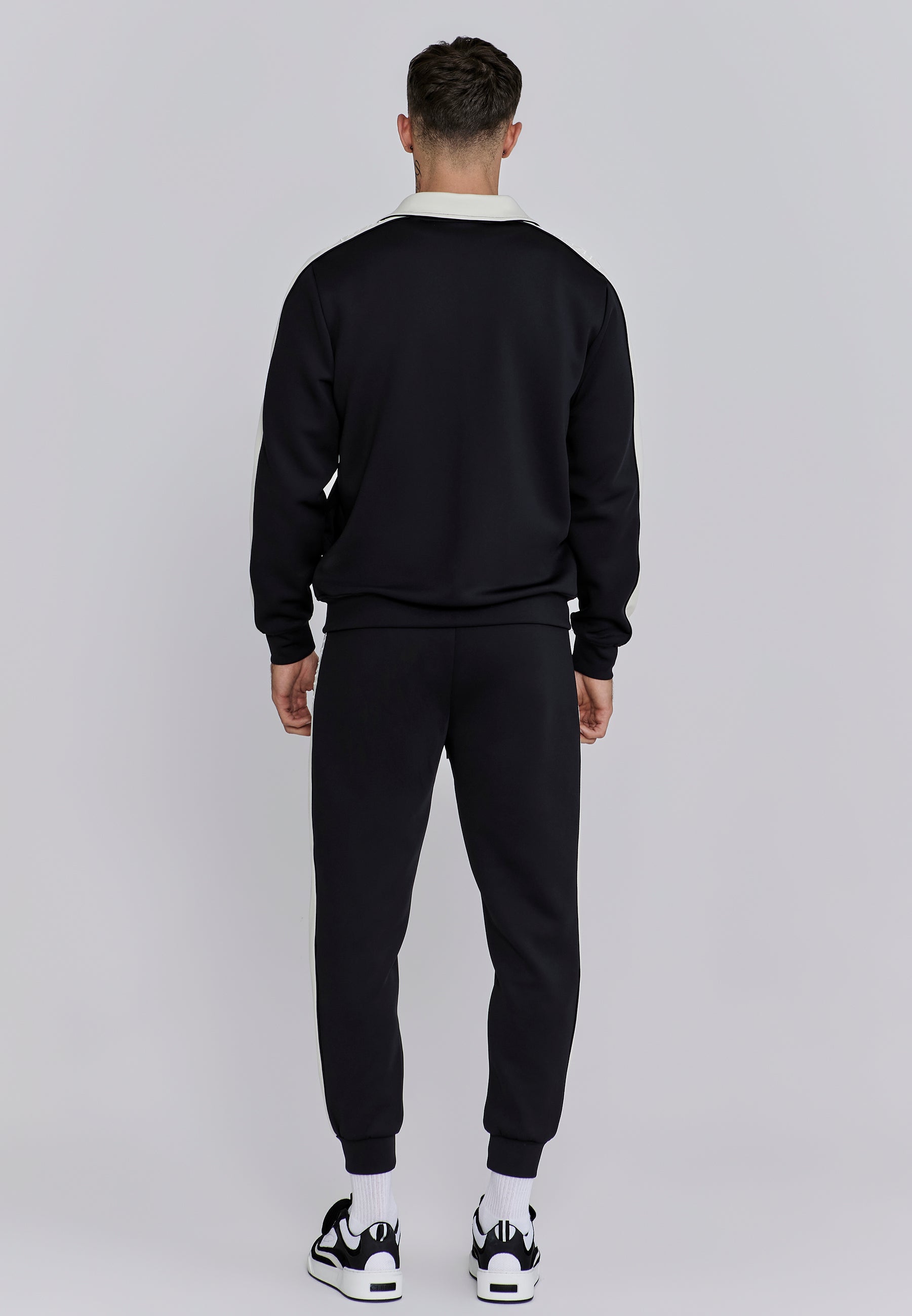 Crest Track Top in Black Sweatjacken SikSilk
