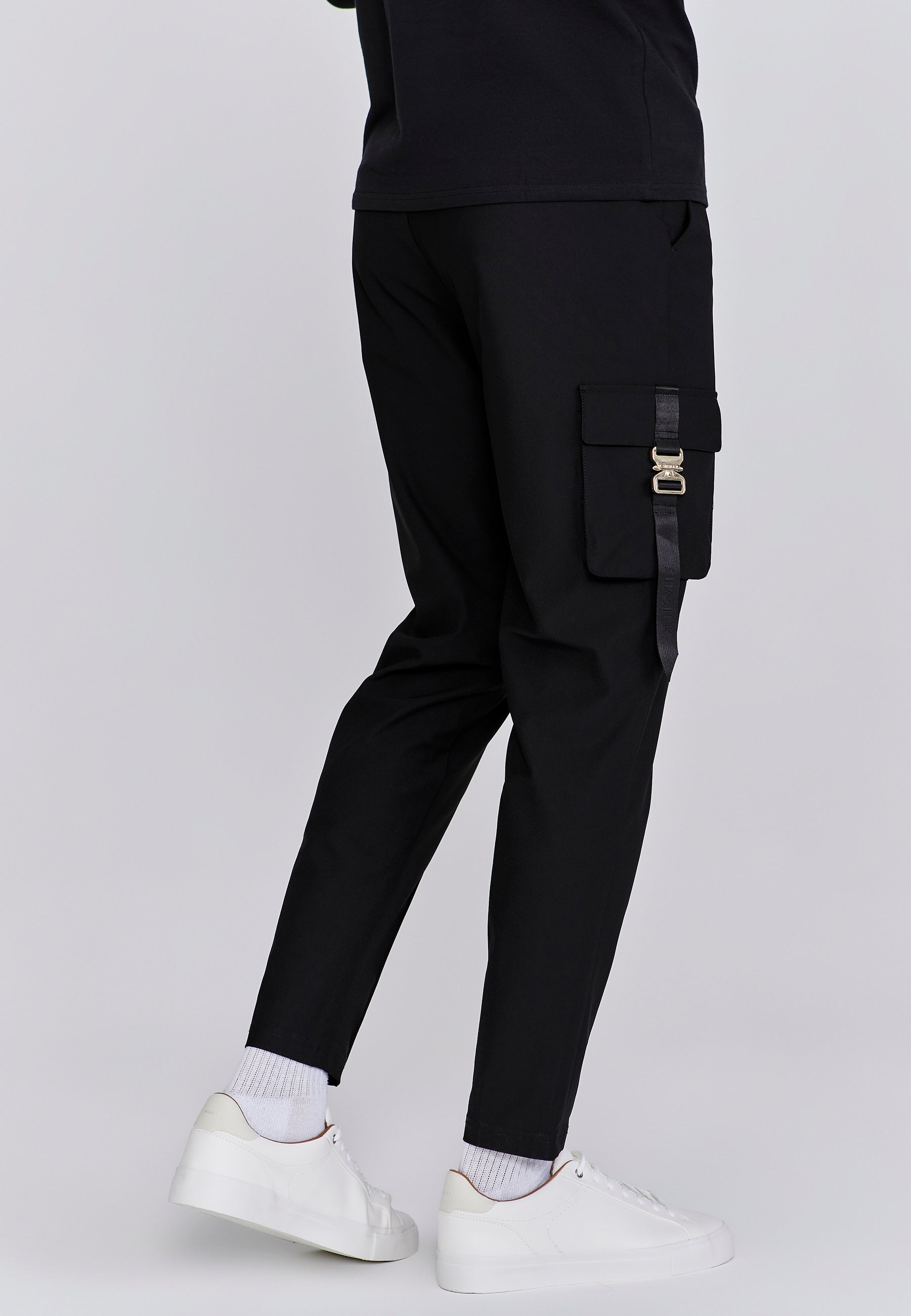 Flight Cargo Pant in Black Hosen SikSilk