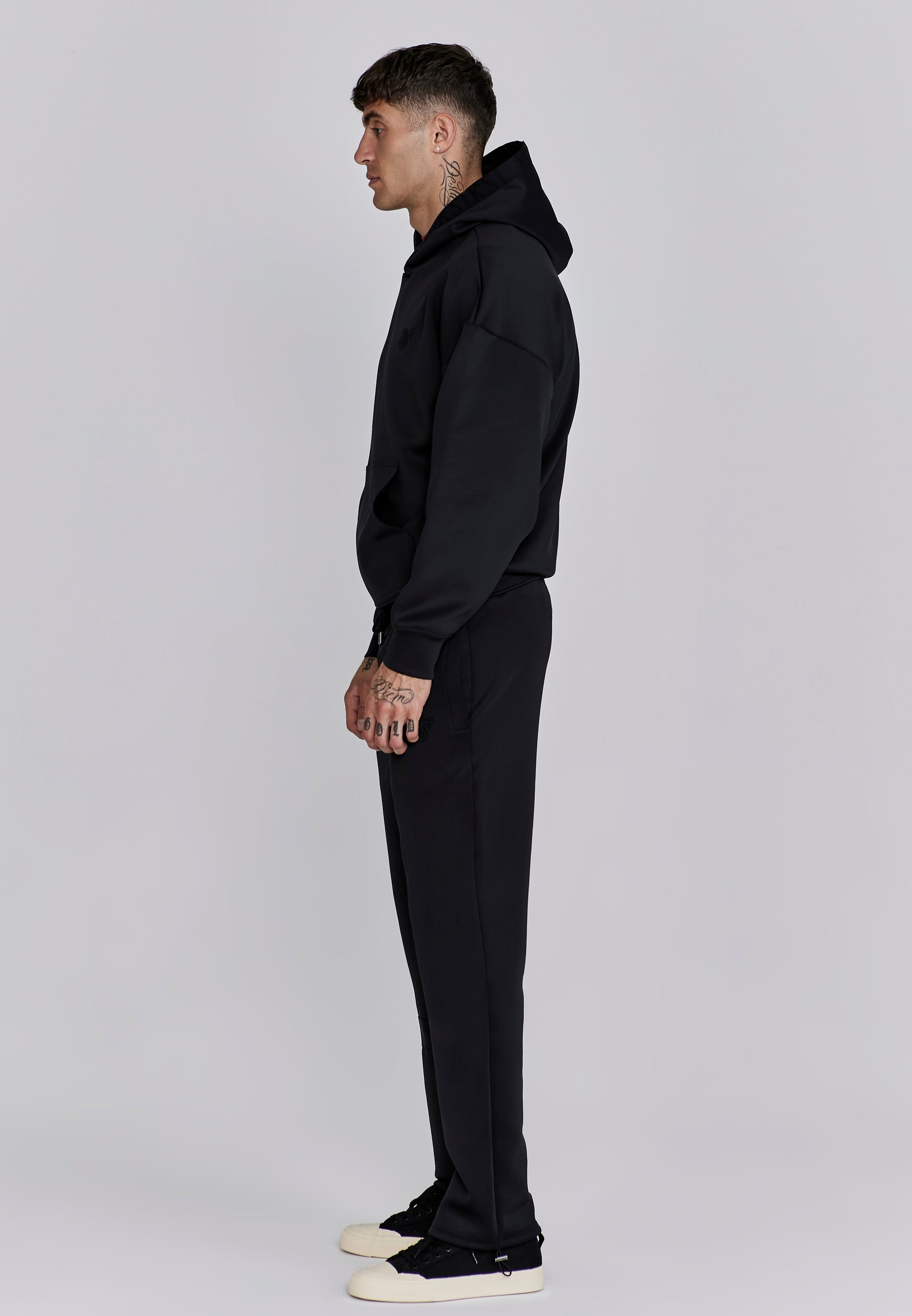 Oversized Dynamic Hoodie in Black Kapuzenpullover SikSilk
