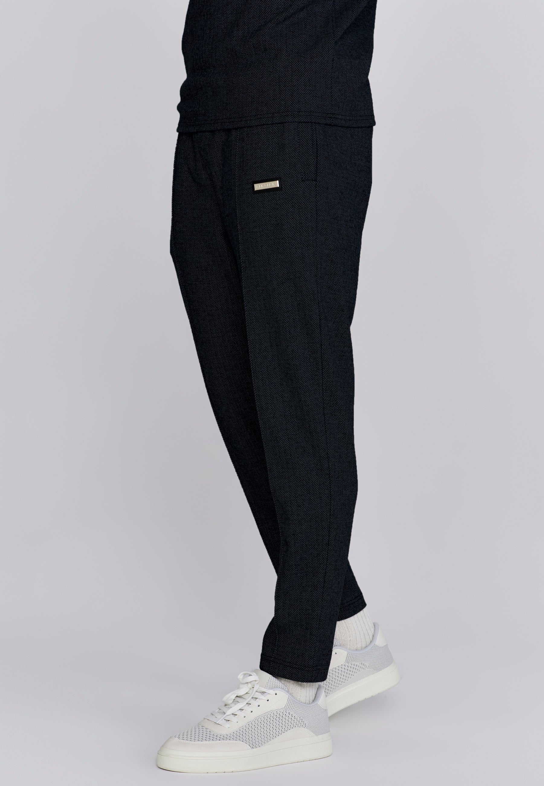 Smart Jogger in Black Hosen SikSilk