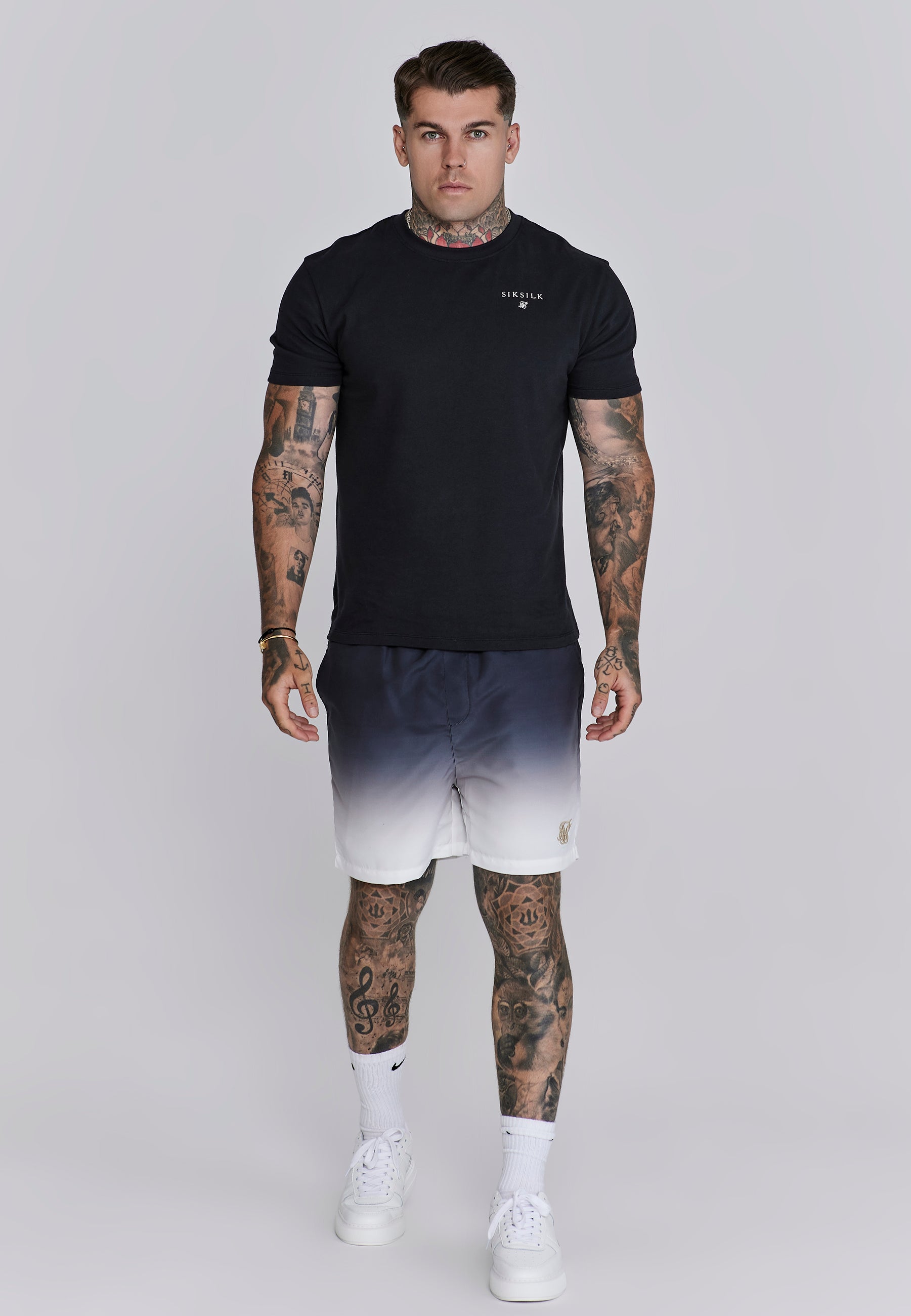 Fade Swim Shorts in Navy, White Badehosen SikSilk