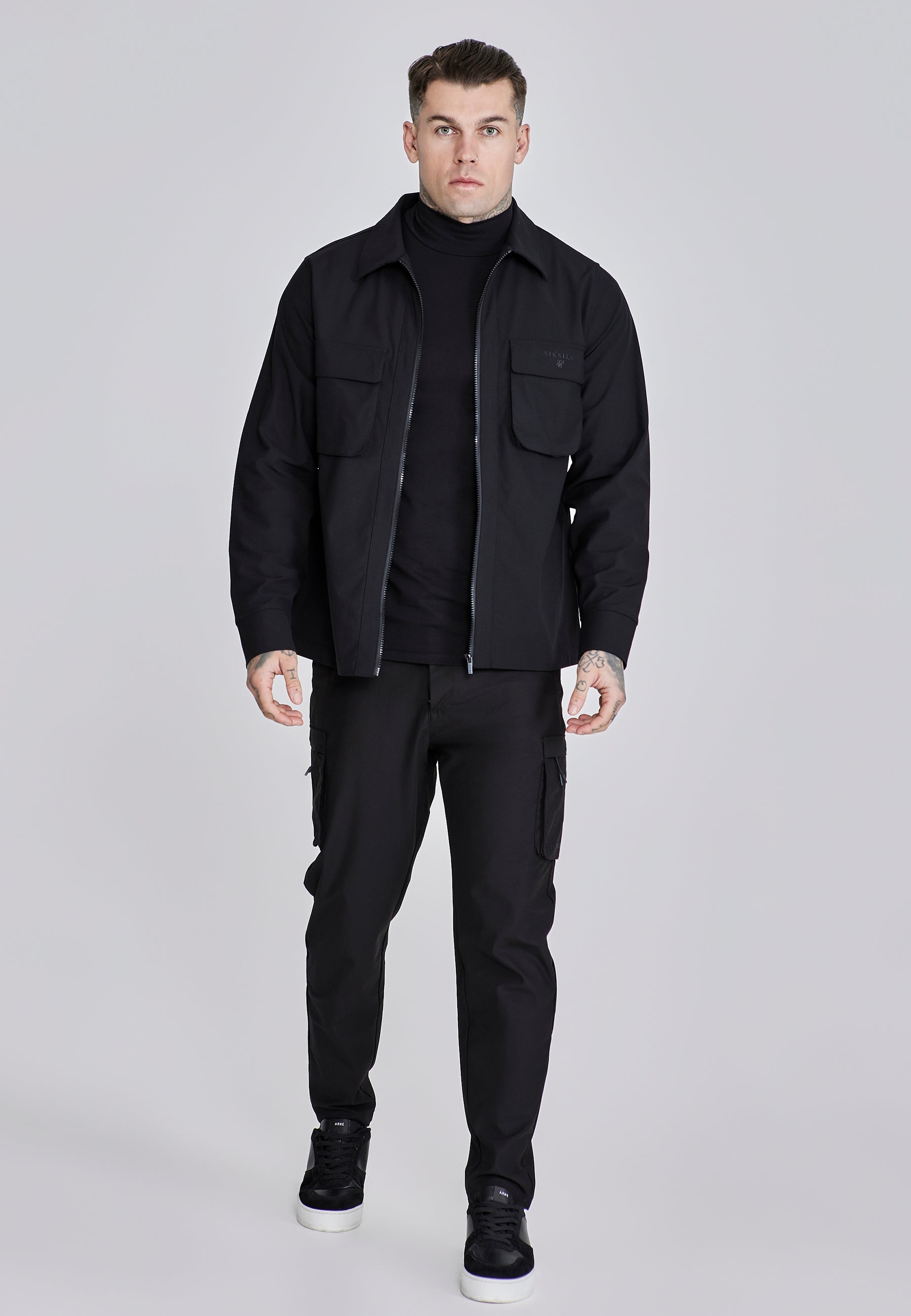 Smart Cargo Pants in Black Hosen SikSilk