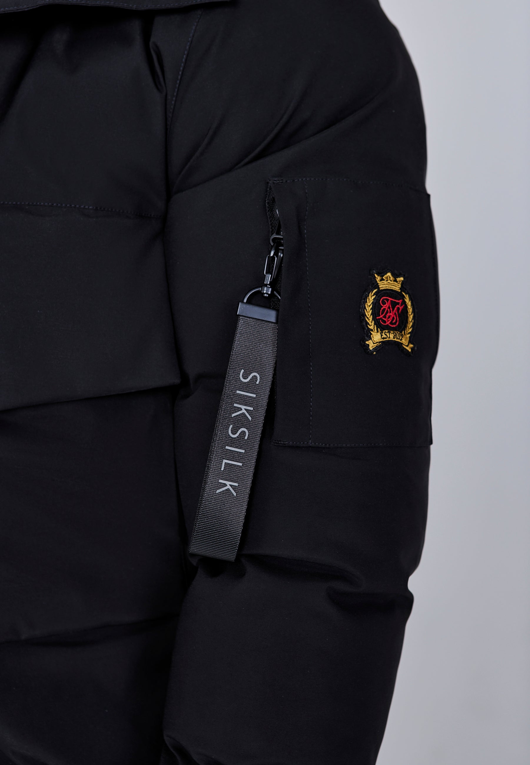 Hooded Bomber Jacket in Black Jacken SikSilk