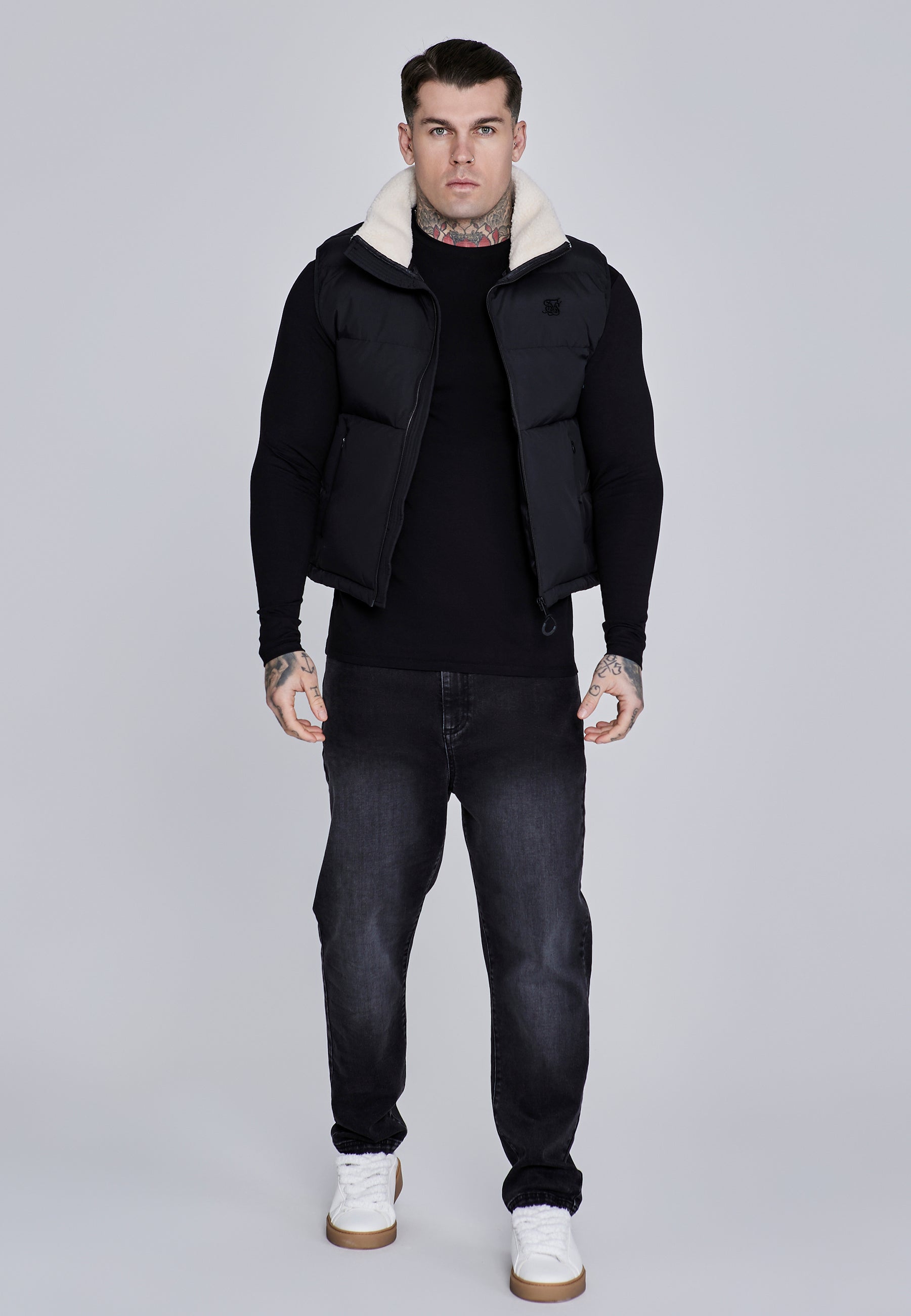 Gilet in Black Jacken SikSilk