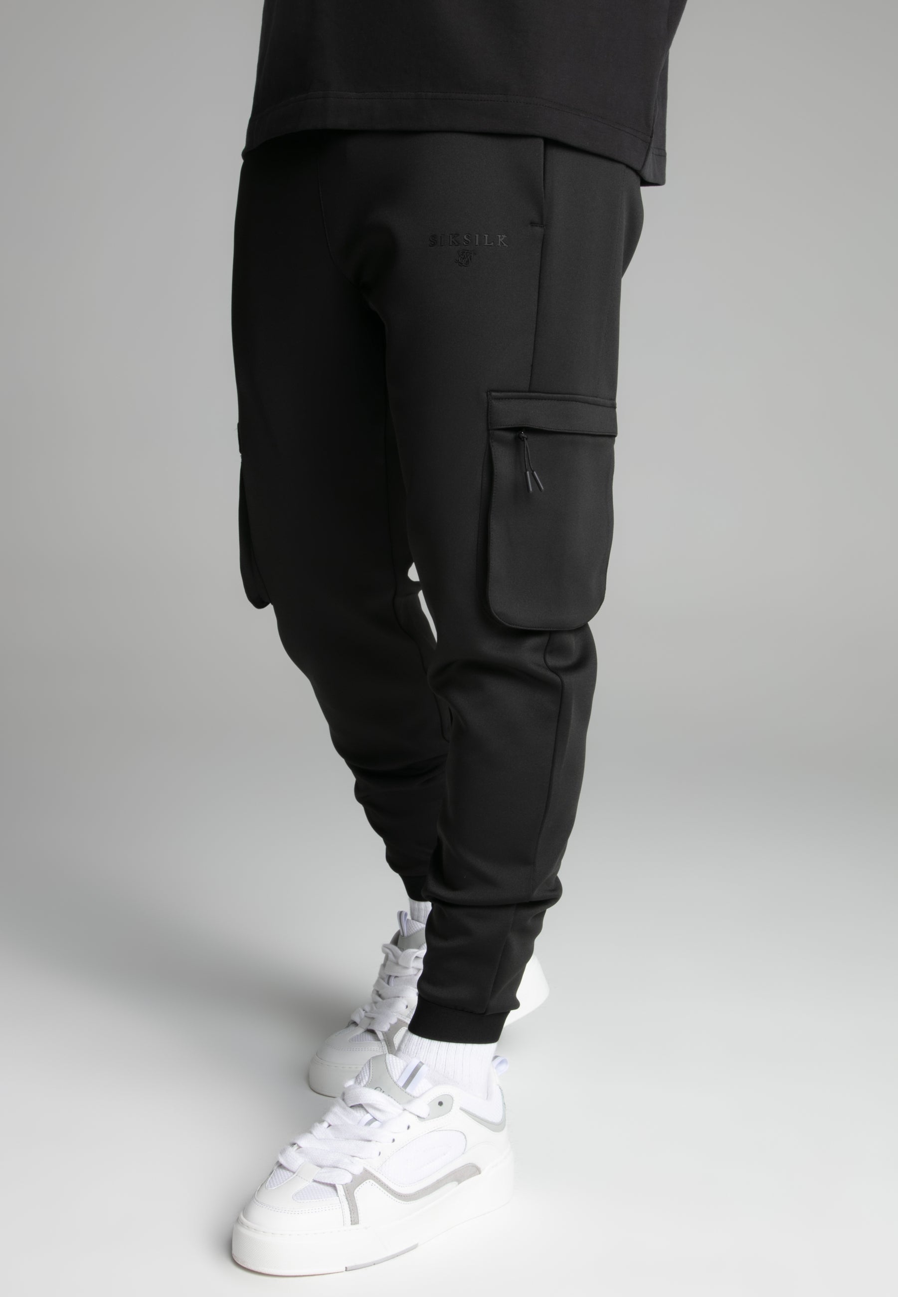 Cargo Joggers in Black Hosen SikSilk