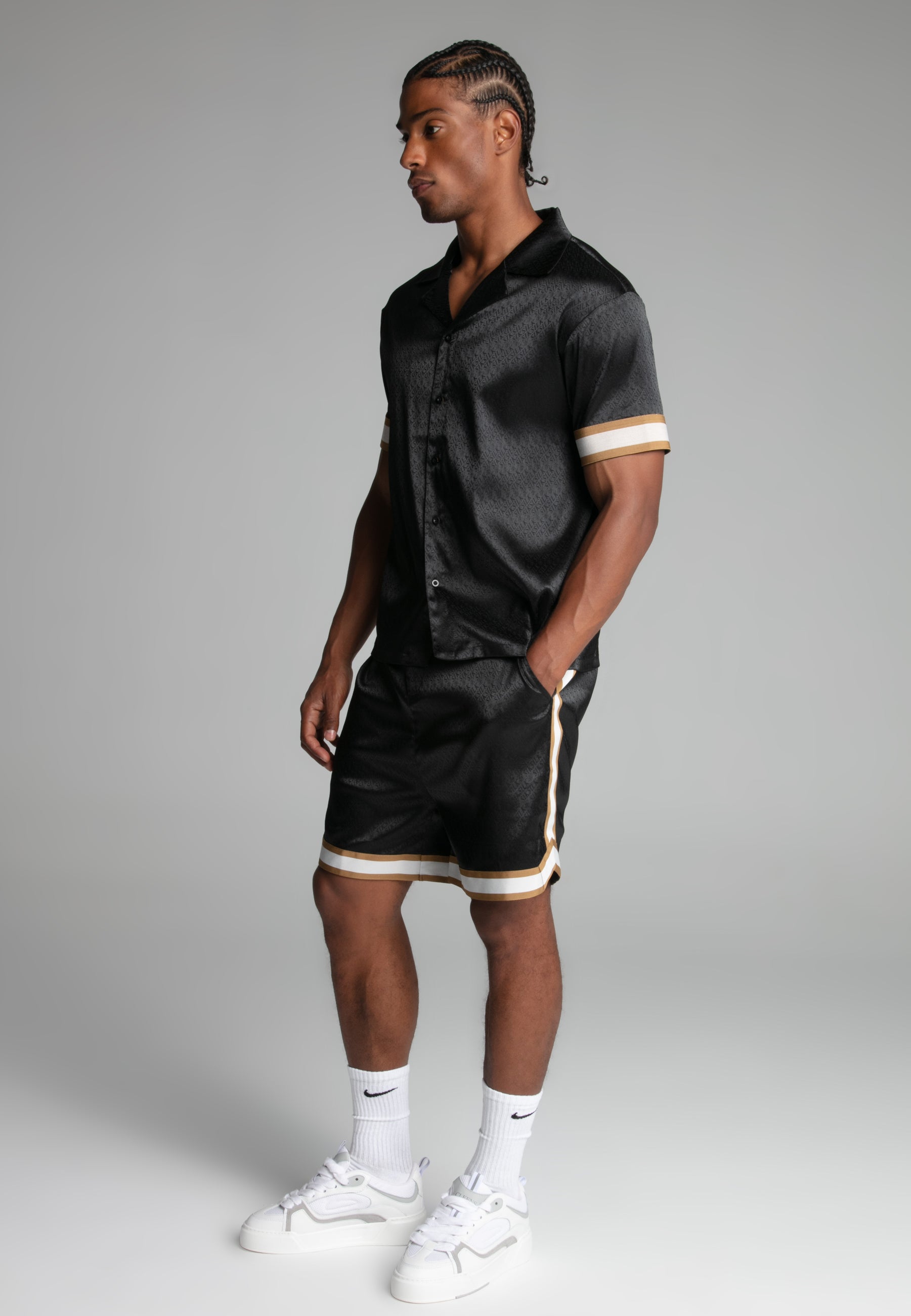 Resort Shirt in Black Hemden SikSilk