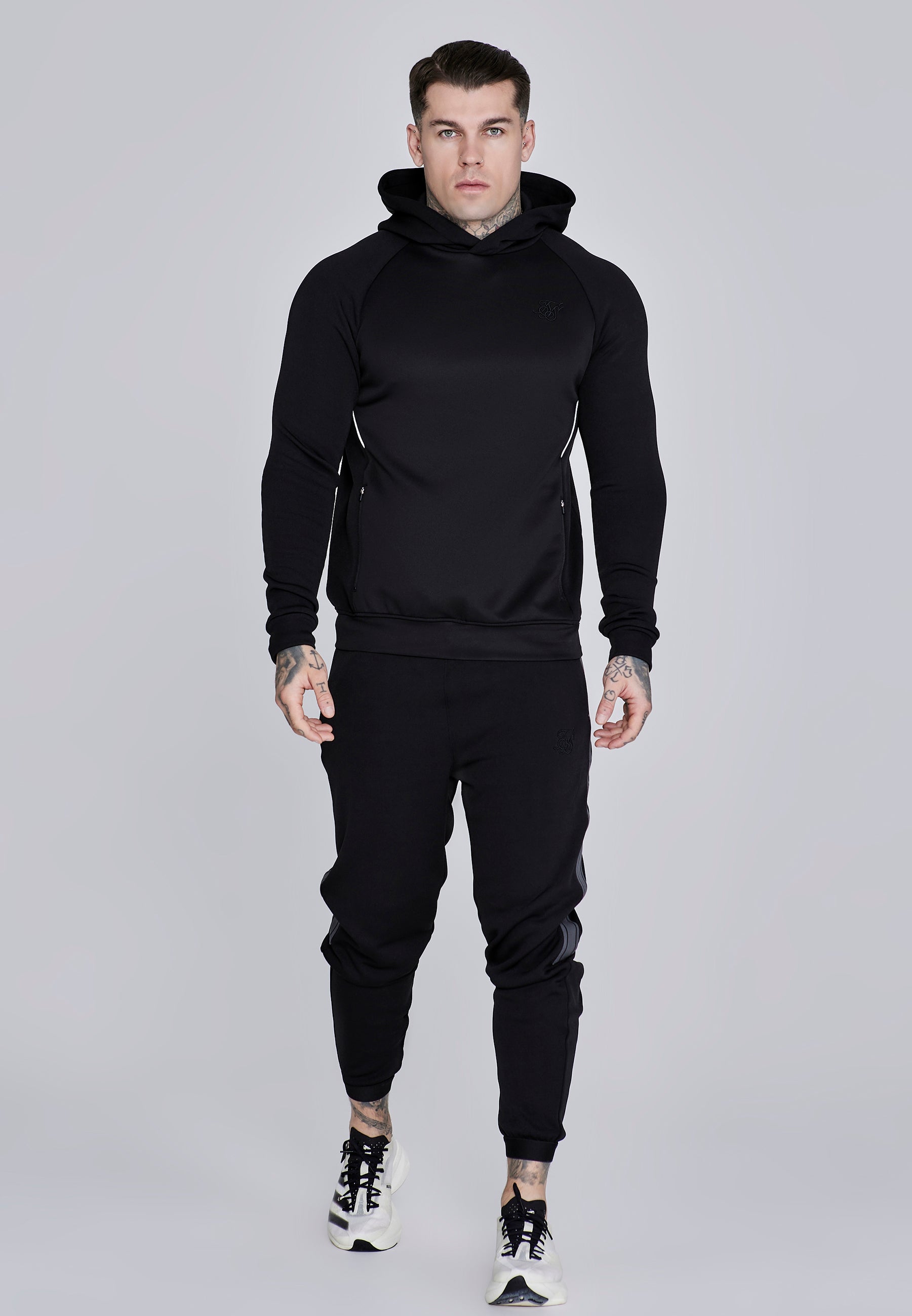 Muscle Fit Hoodie in Black Kapuzenpullover SikSilk