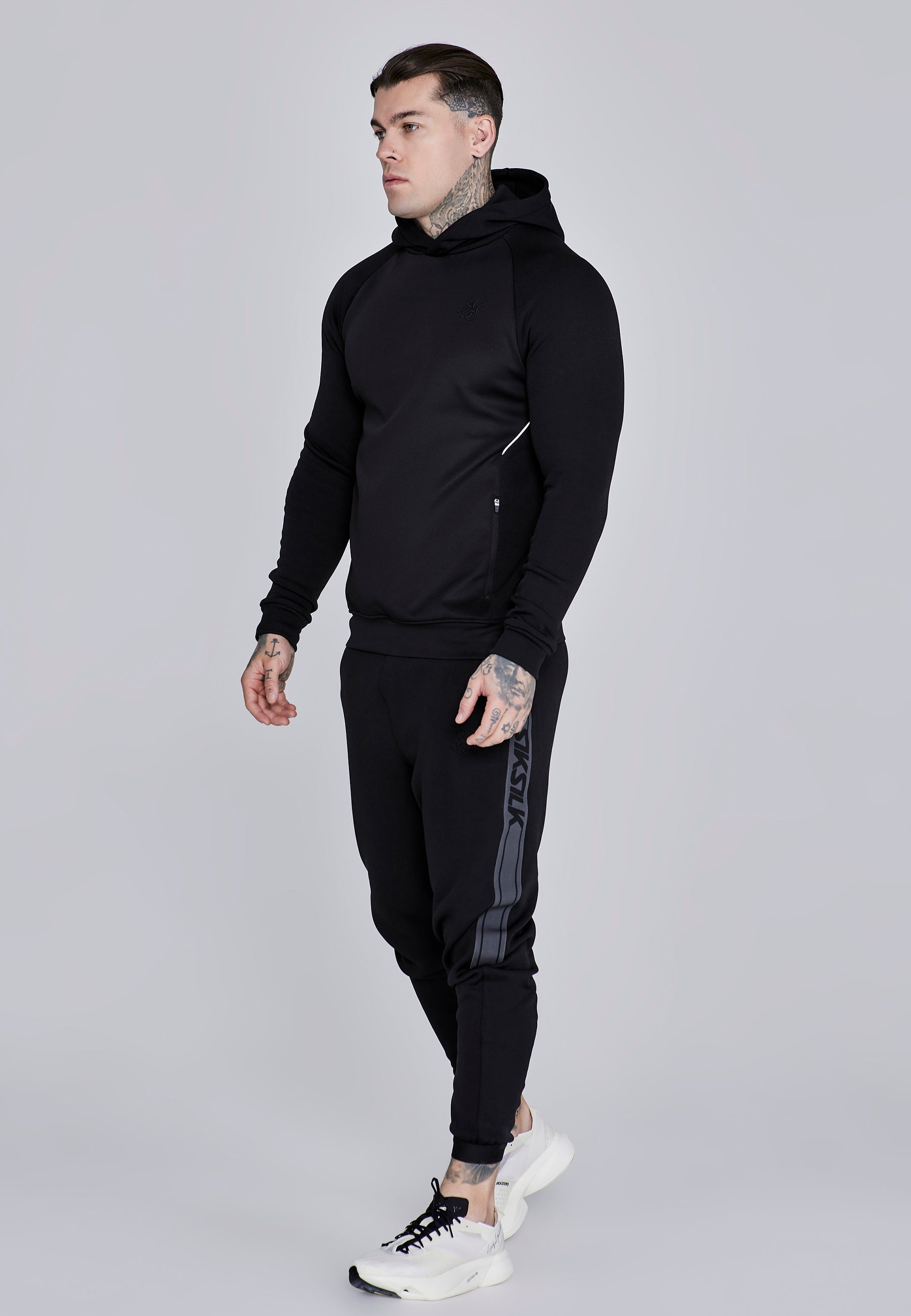 Muscle Fit Hoodie in Black Kapuzenpullover SikSilk